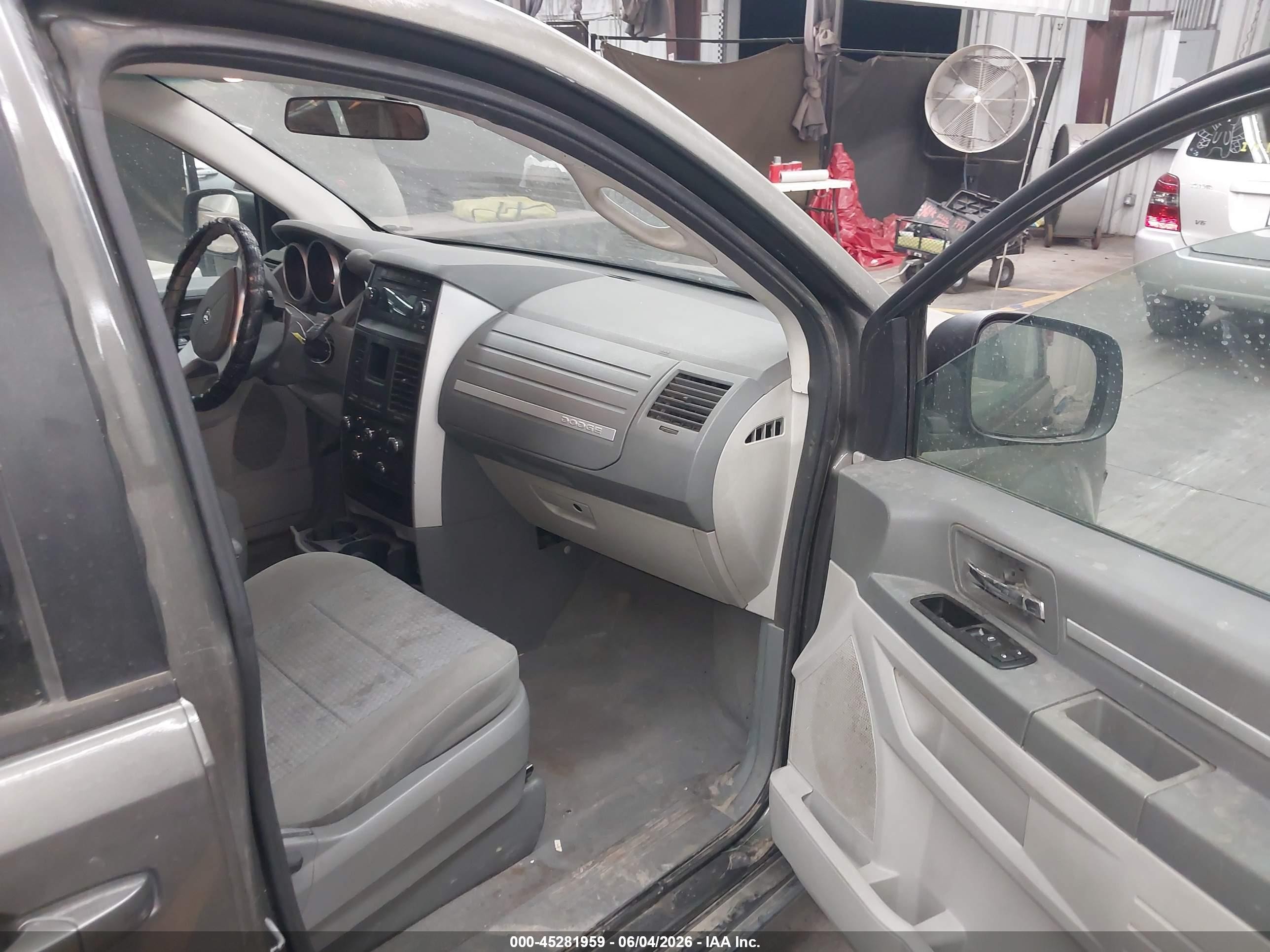 2010 Dodge Grand Caravan Se Gray vin: 2D4RN4DEXAR335279