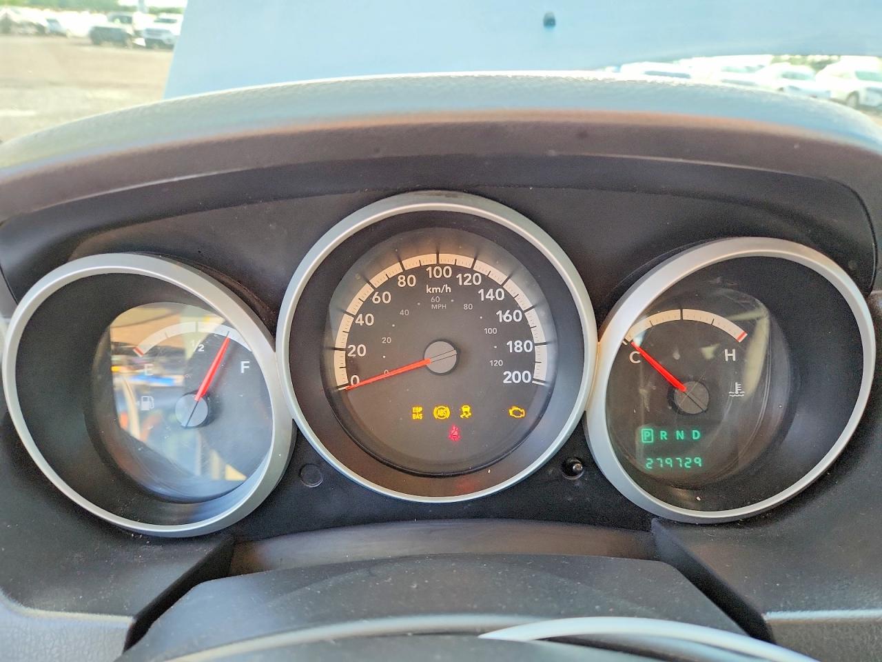 2010 Dodge Grand Caravan Se Silver vin: 2D4RN4DEXAR400681