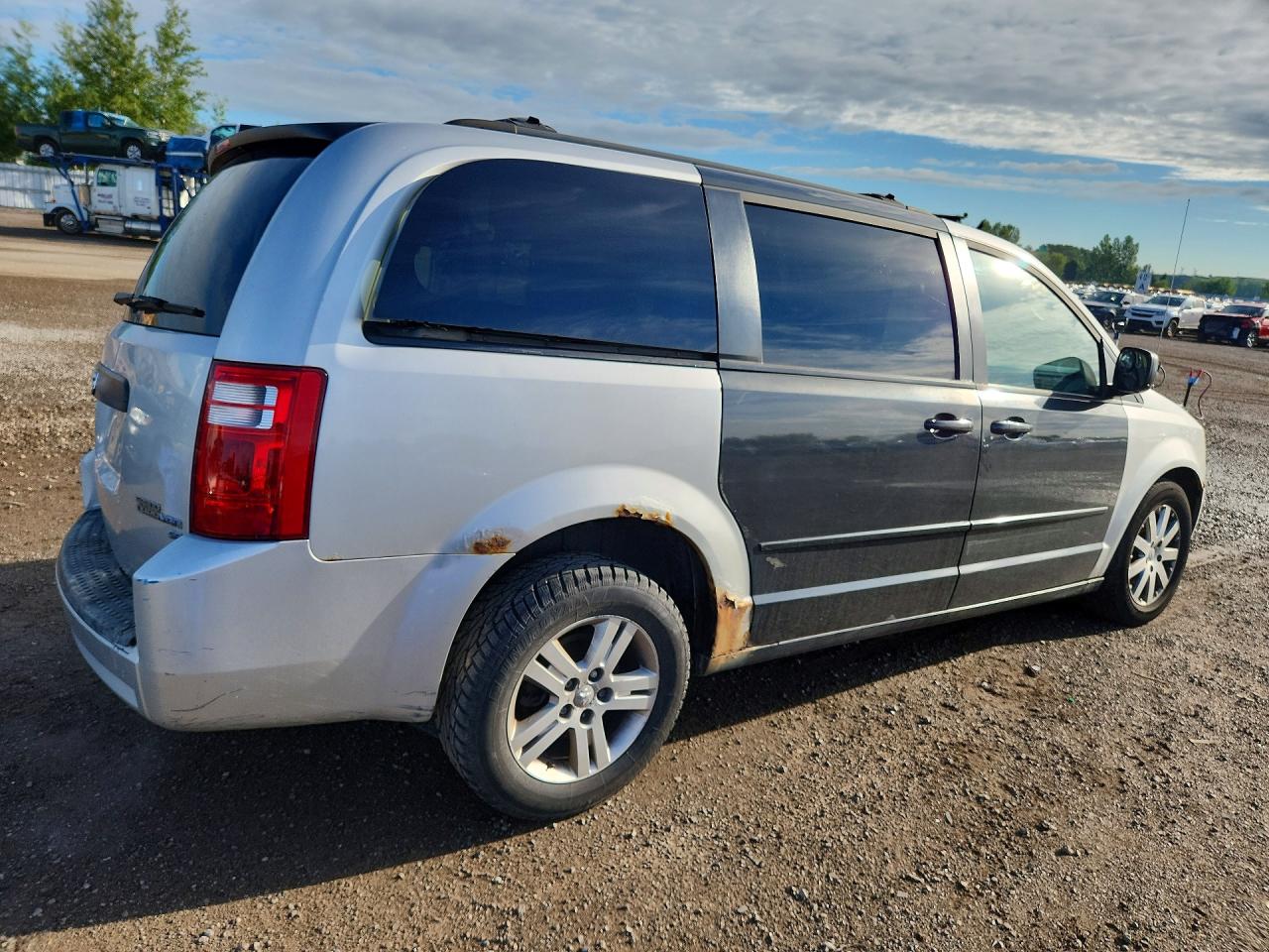 2010 Dodge Grand Caravan Se Silver vin: 2D4RN4DEXAR400681