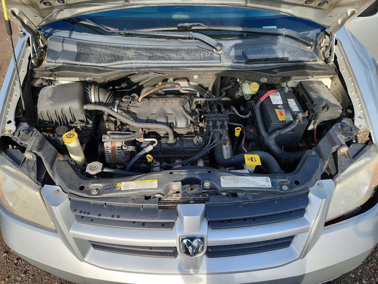 2010 Dodge Grand Caravan Se Silver vin: 2D4RN4DEXAR400681
