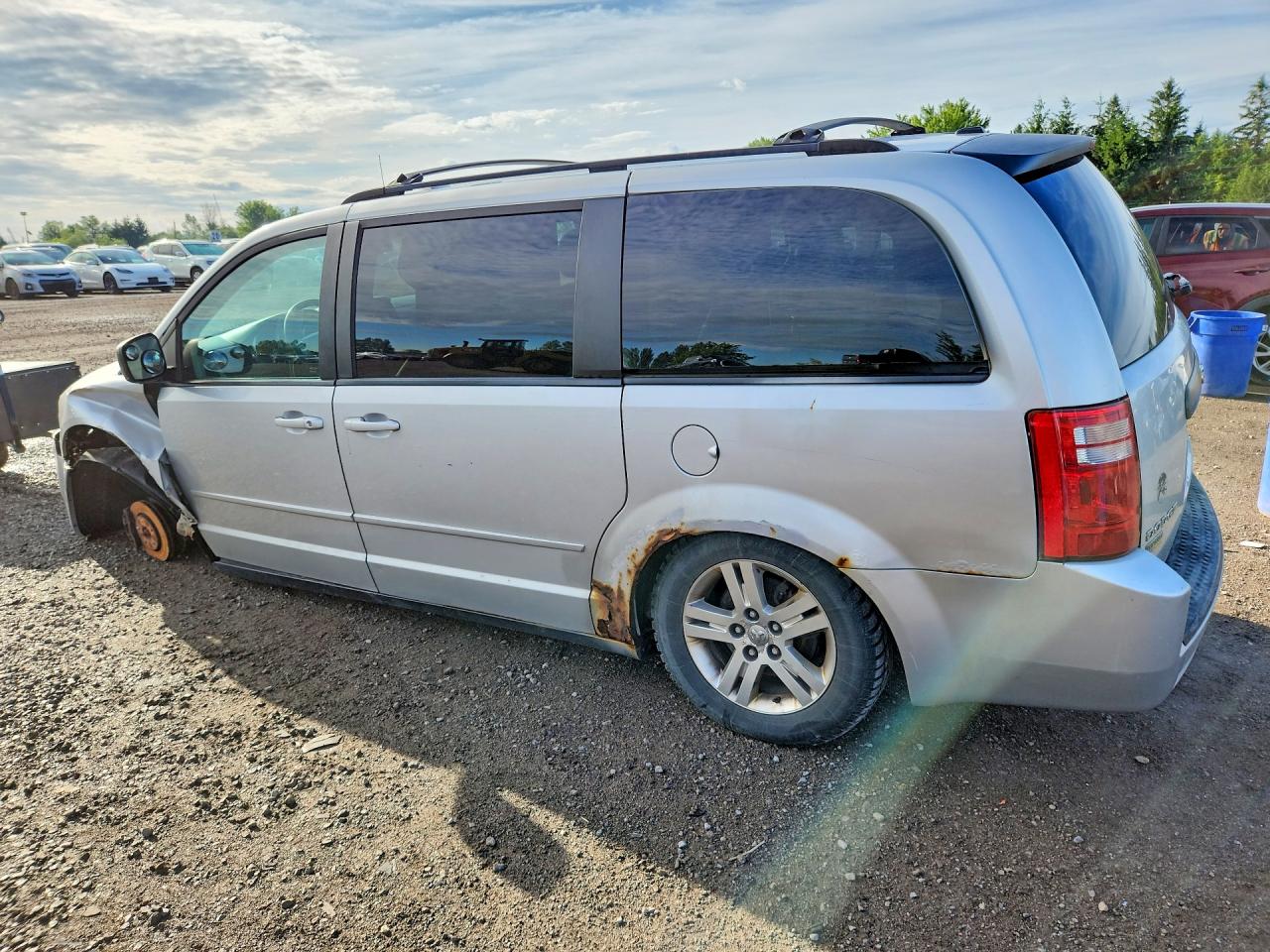 2010 Dodge Grand Caravan Se Silver vin: 2D4RN4DEXAR400681
