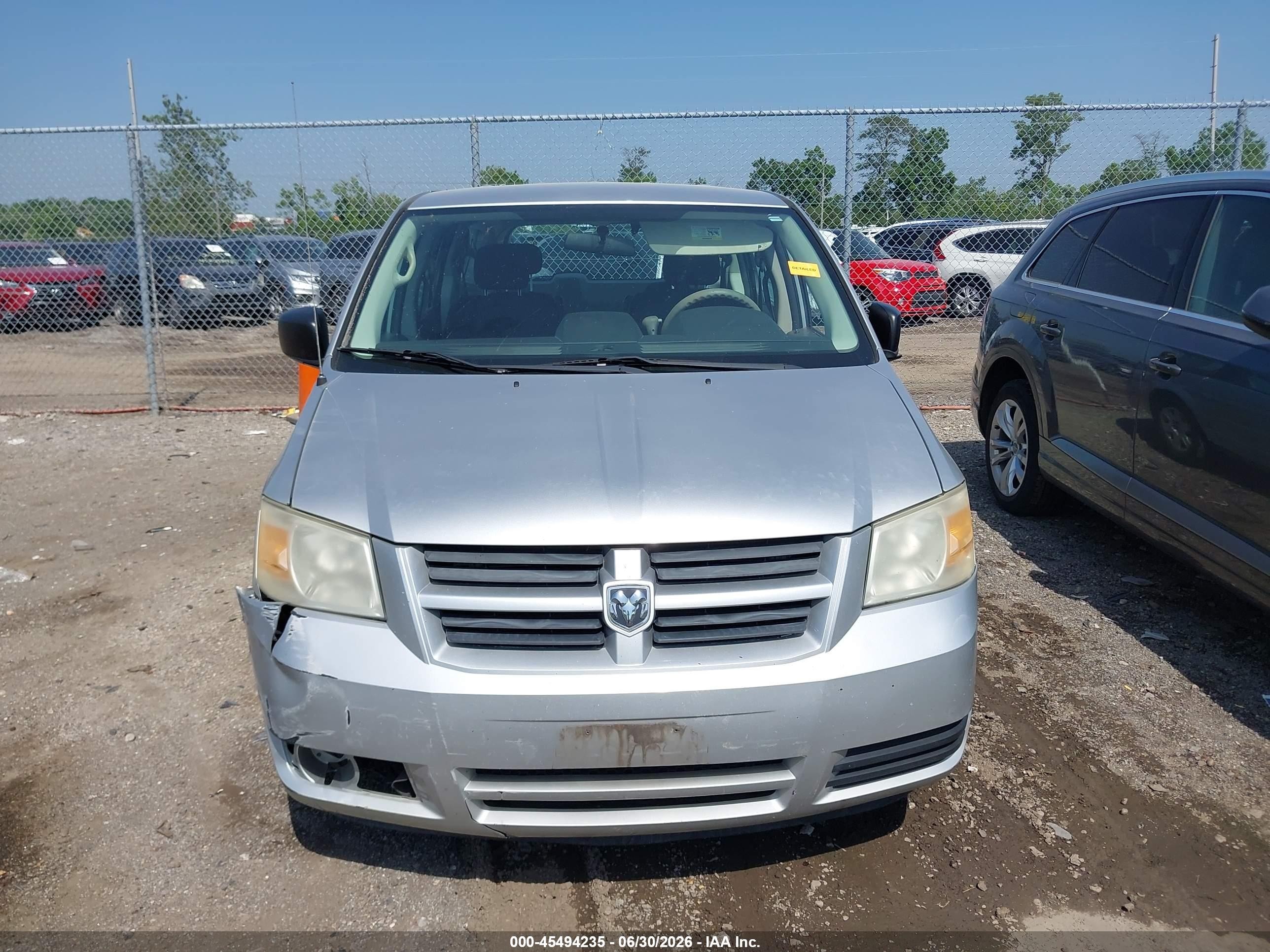 2010 Dodge Grand Caravan Se Silver vin: 2D4RN4DEXAR434992