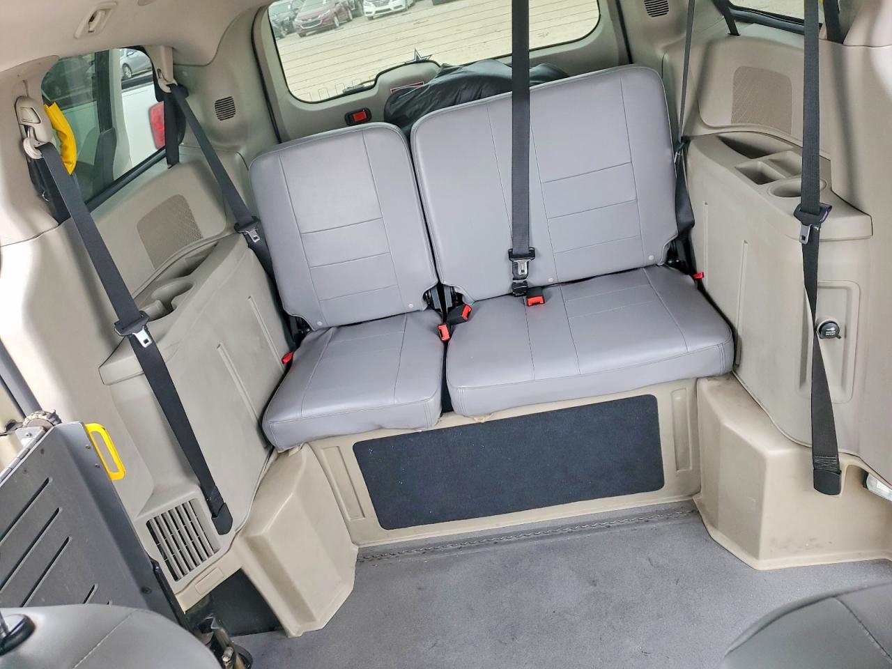 2011 Dodge Grand Caravan Express White vin: 2D4RN4DG0BR770038