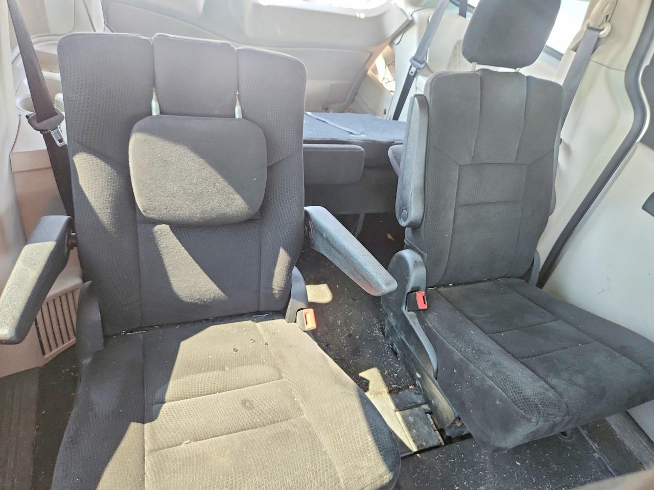 2011 Dodge Grand Caravan Express Gray vin: 2D4RN4DG0BR792668