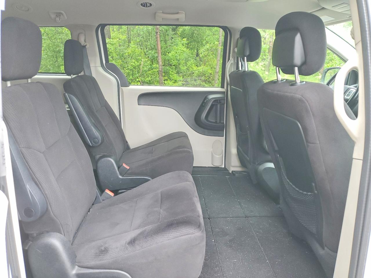 2011 Dodge Grand Caravan Express White vin: 2D4RN4DG1BR632282