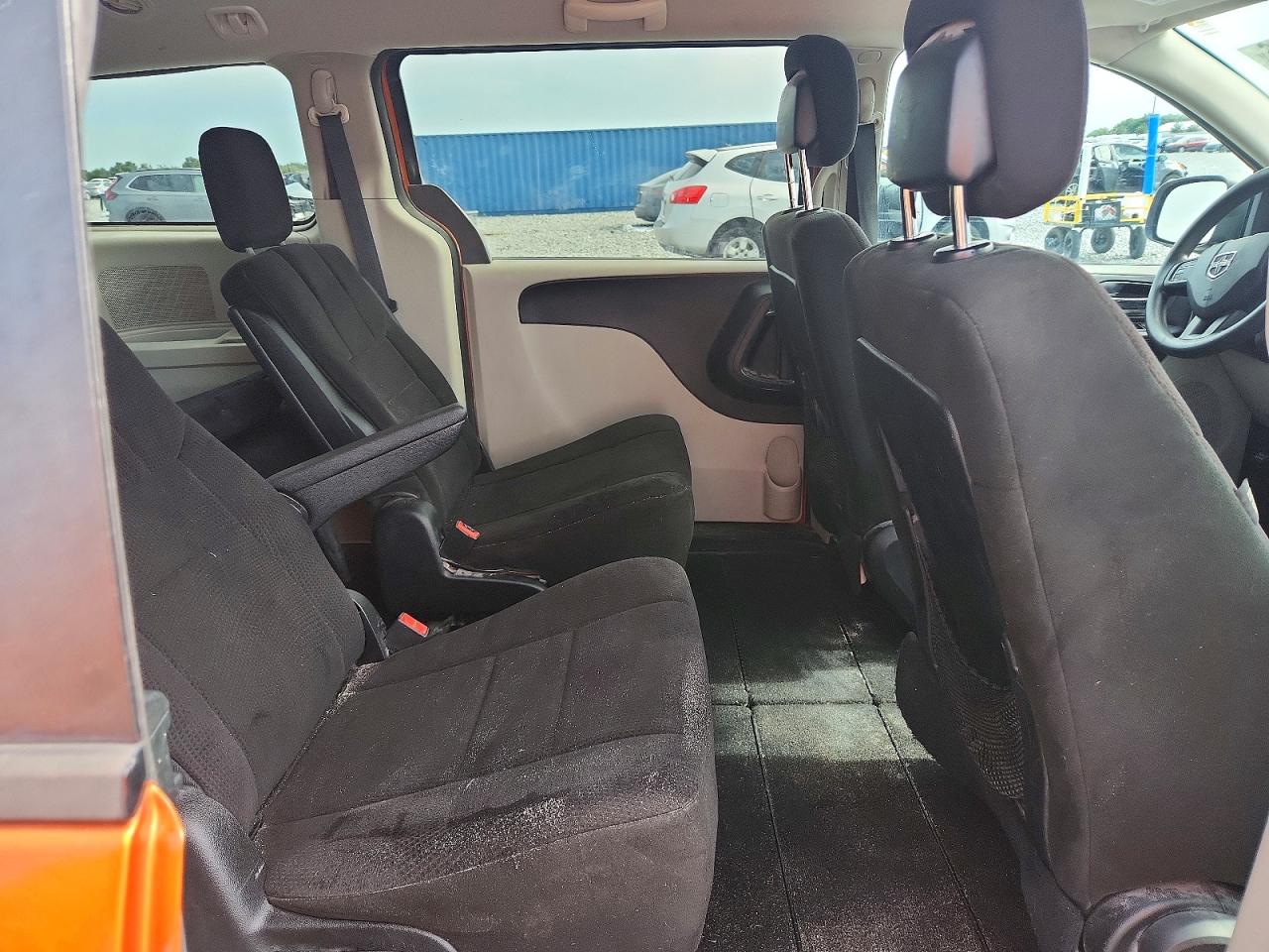 2011 Dodge Grand Caravan Express Orange vin: 2D4RN4DG1BR697374