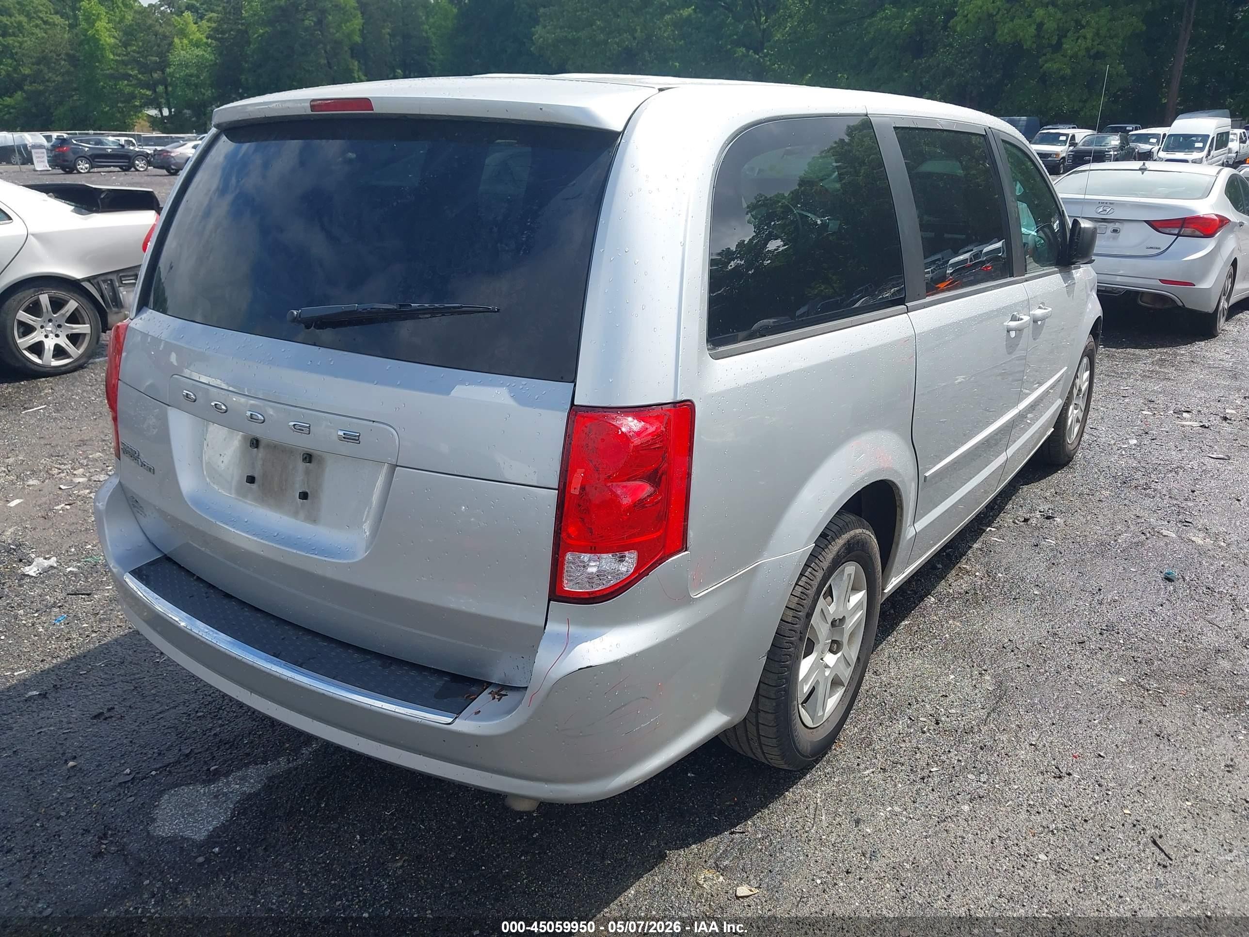 2011 Dodge Grand Caravan Express Silver vin: 2D4RN4DG2BR786323