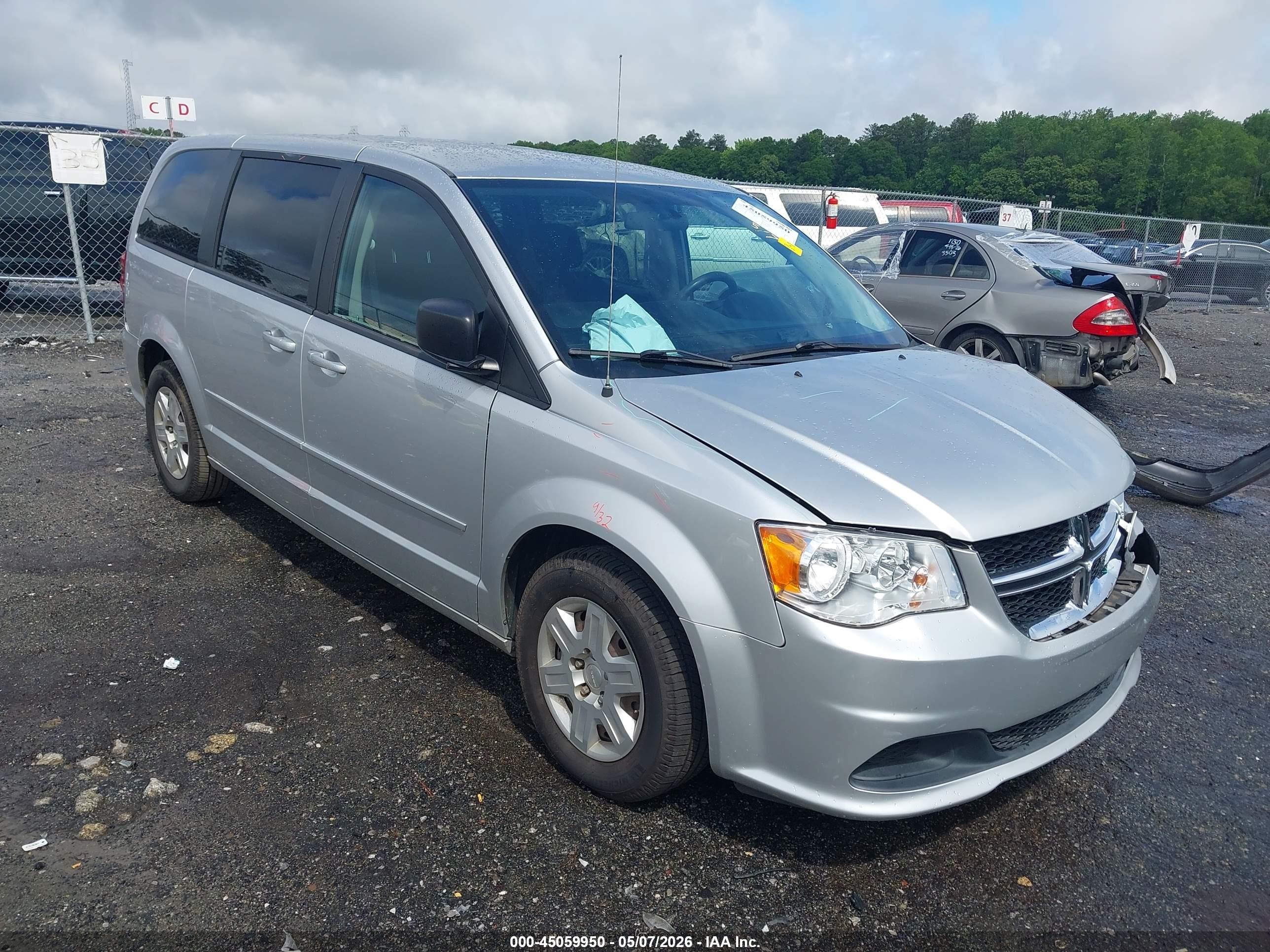 2011 Dodge Grand Caravan Express Silver vin: 2D4RN4DG2BR786323