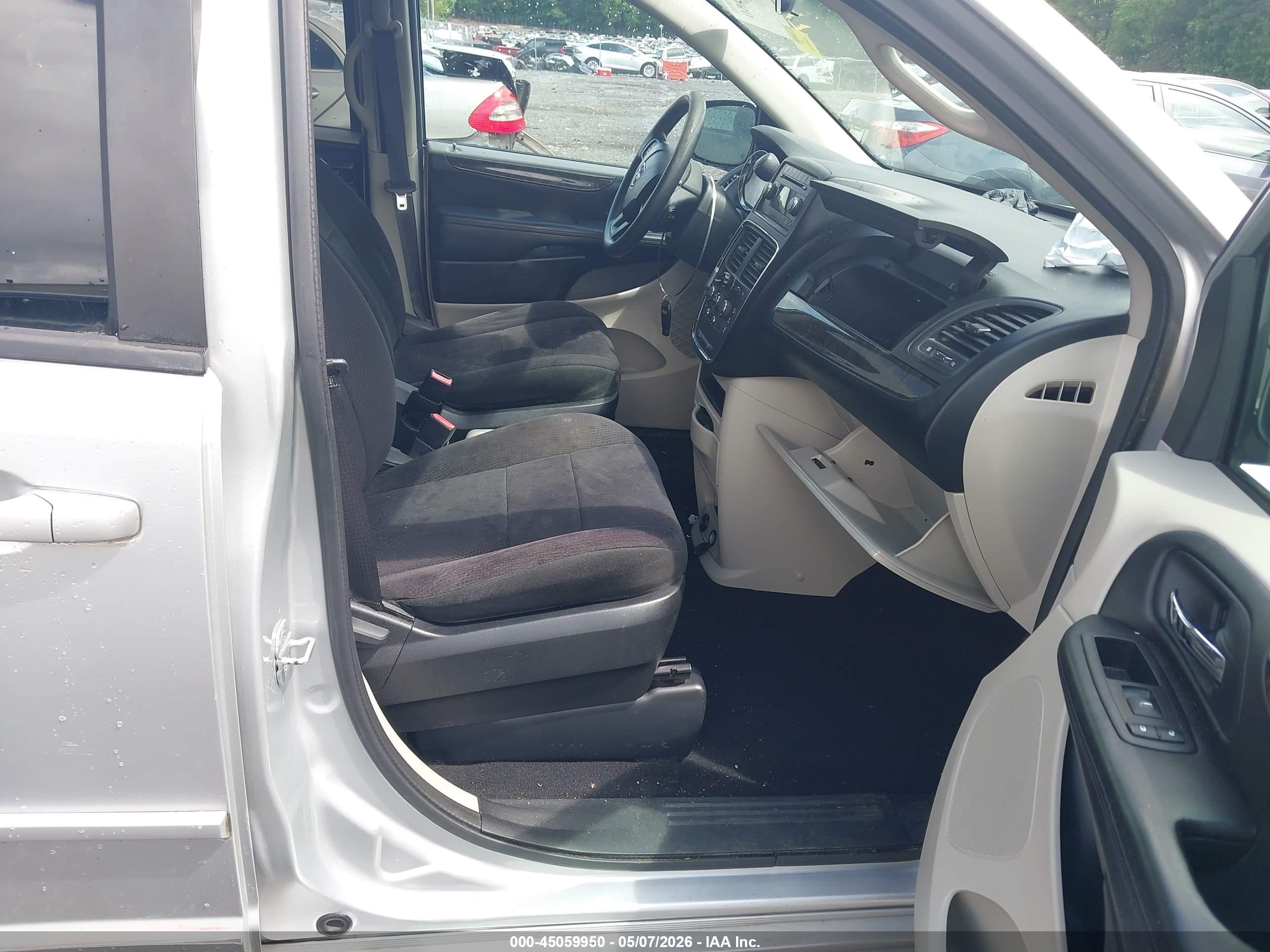 2011 Dodge Grand Caravan Express Silver vin: 2D4RN4DG2BR786323