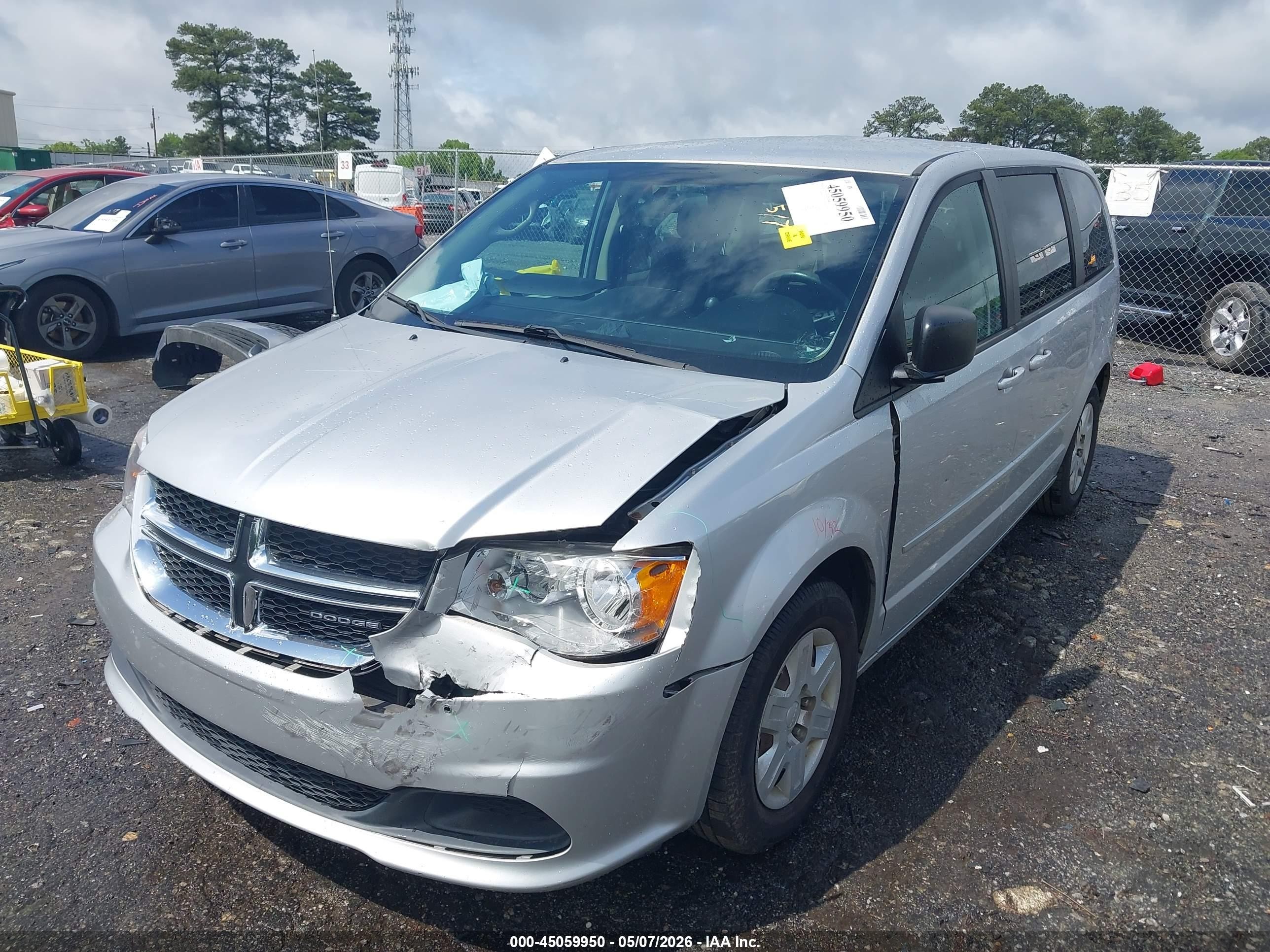 2011 Dodge Grand Caravan Express Silver vin: 2D4RN4DG2BR786323