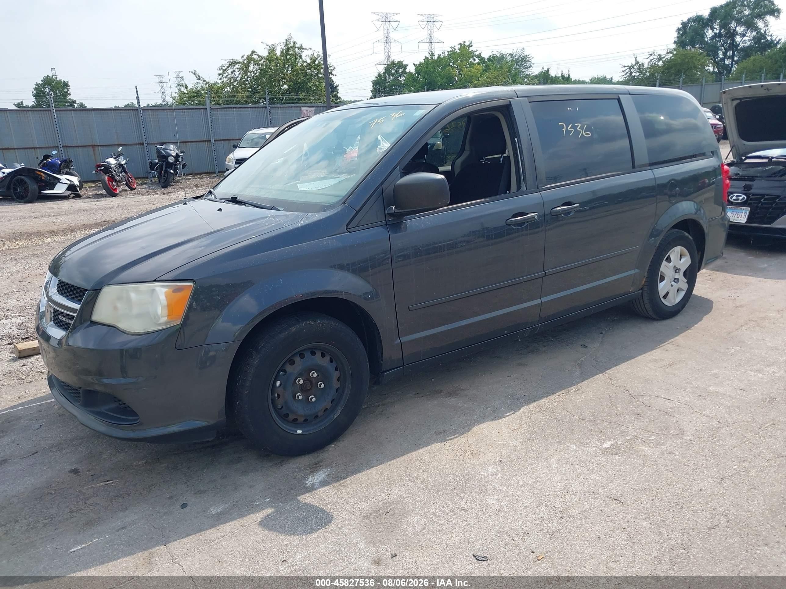 2011 Dodge Grand Caravan Express Gray vin: 2D4RN4DG4BR696638