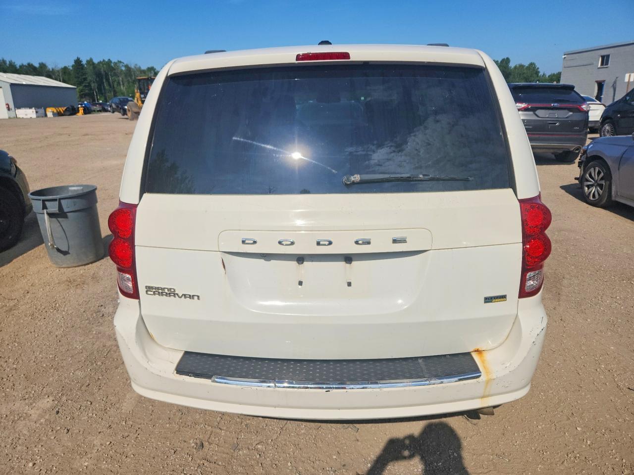 2011 Dodge Grand Caravan Express White vin: 2D4RN4DG4BR725555