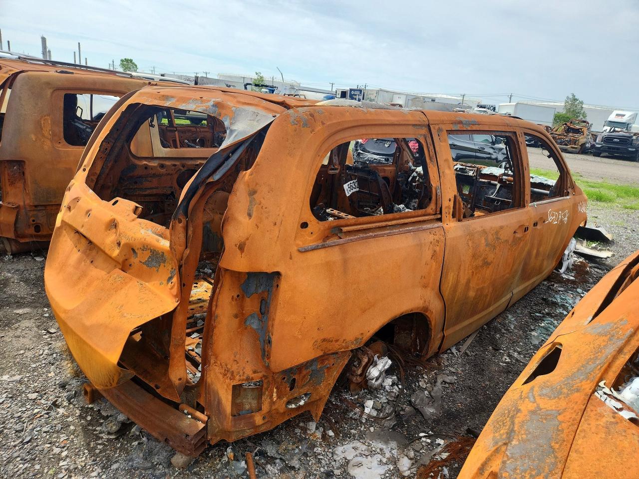 2011 Dodge Grand Caravan Express Burn vin: 2D4RN4DG4BR761536