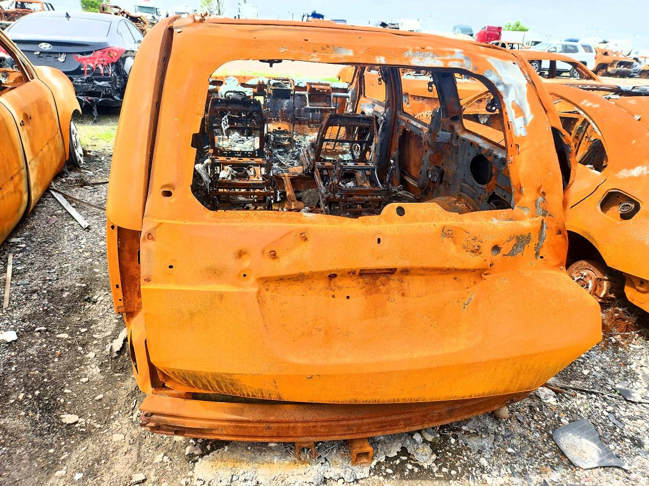 2011 Dodge Grand Caravan Express Burn vin: 2D4RN4DG4BR761536