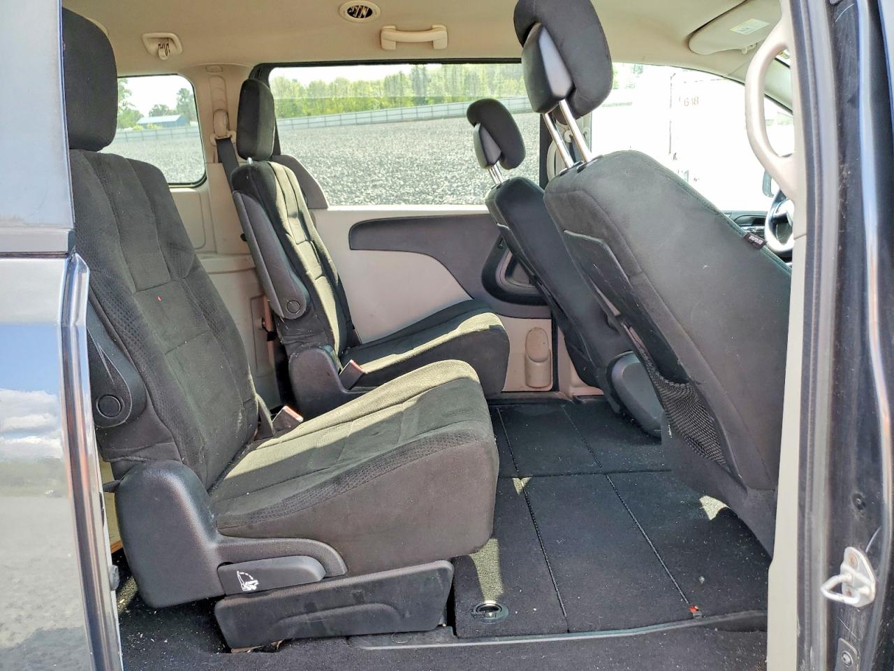 2011 Dodge Grand Caravan Express Gray vin: 2D4RN4DG4BR769166