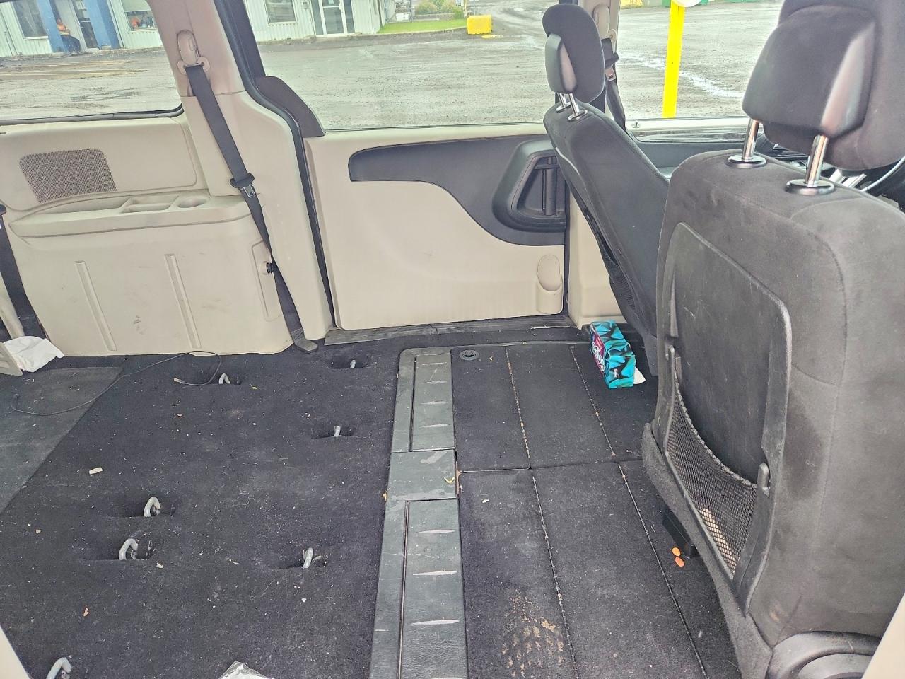 2011 Dodge Grand Caravan Express Gray vin: 2D4RN4DG4BR787571