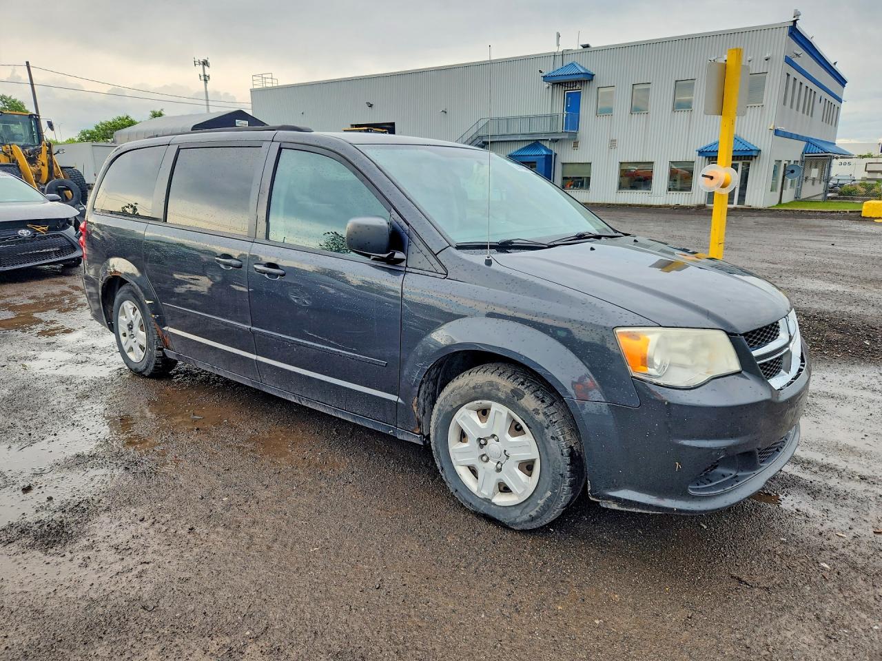 2011 Dodge Grand Caravan Express Gray vin: 2D4RN4DG4BR787571