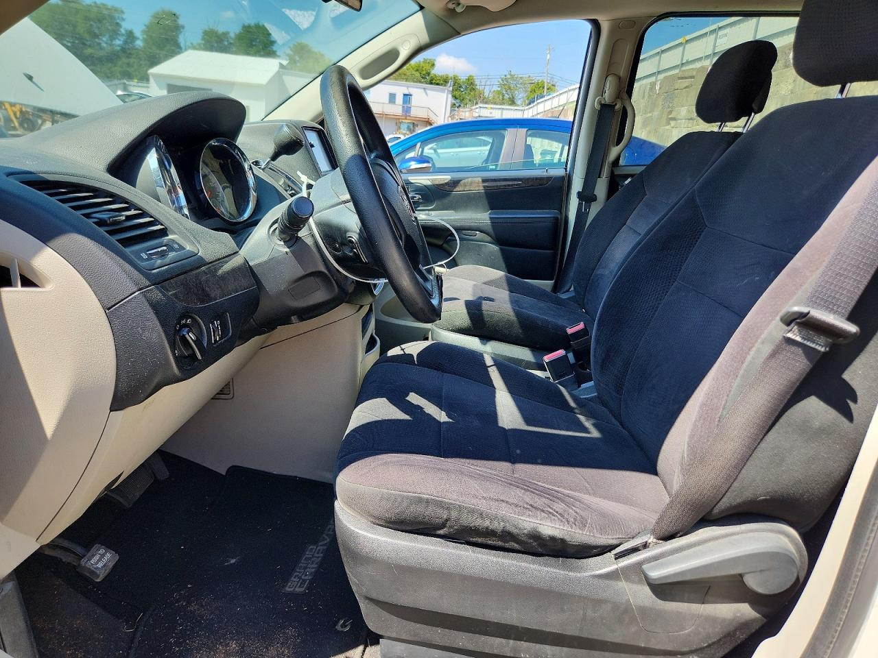 2011 Dodge Grand Caravan Express White vin: 2D4RN4DG5BR654561