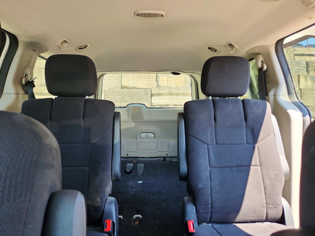 2011 Dodge Grand Caravan Express White vin: 2D4RN4DG5BR654561