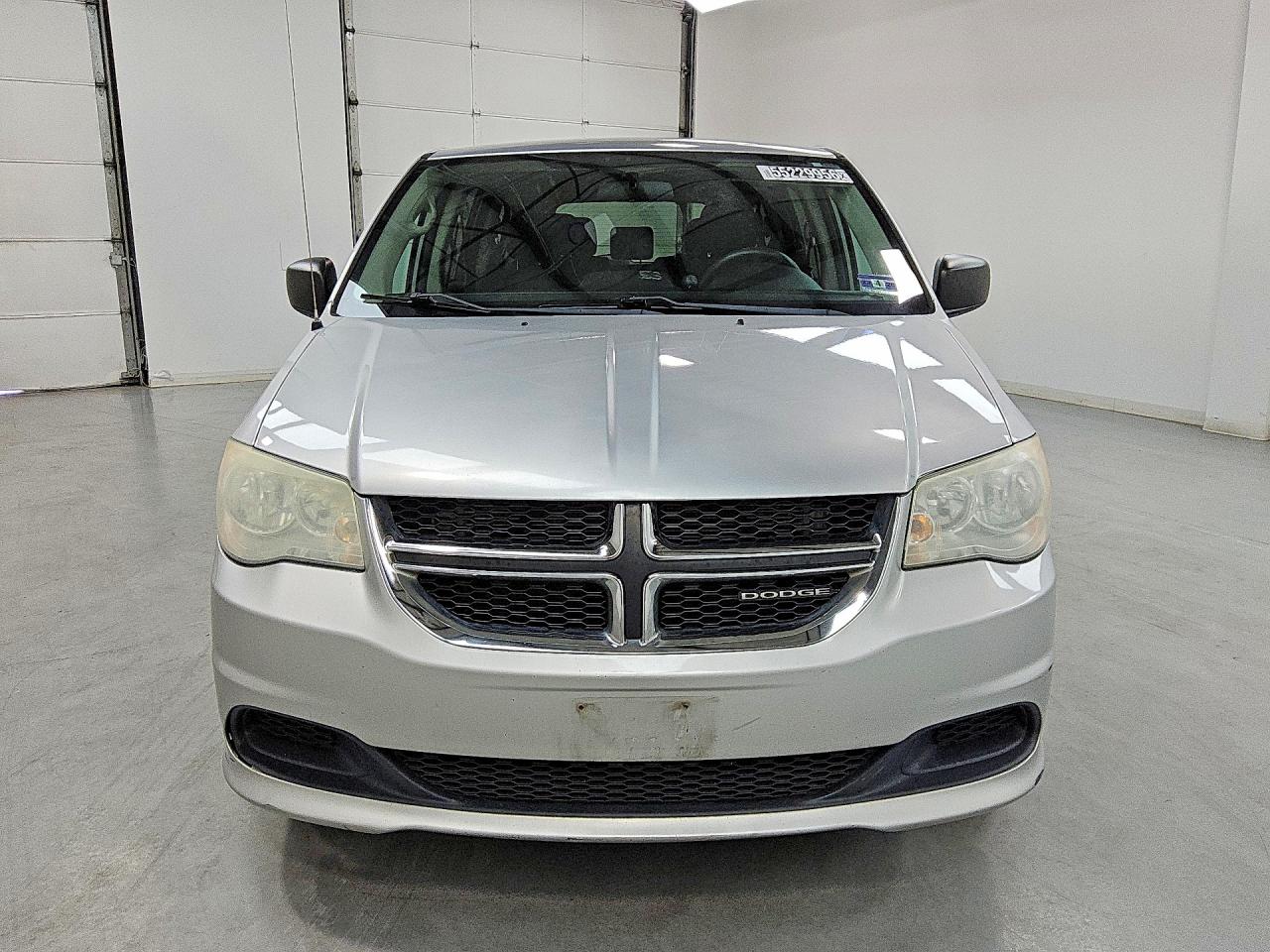 2011 Dodge Grand Caravan Express Silver vin: 2D4RN4DG5BR672459