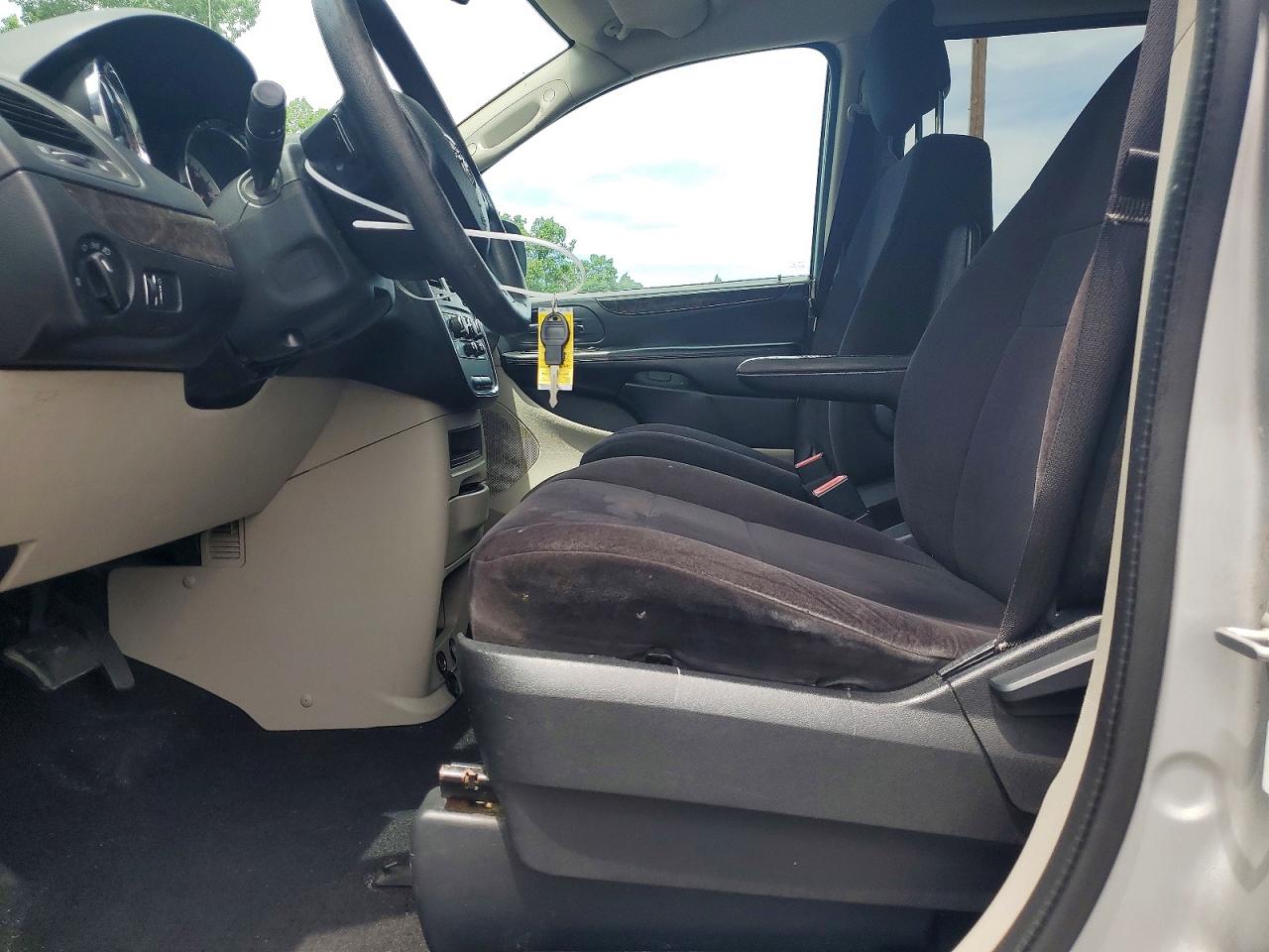 2011 Dodge Grand Caravan Express Silver vin: 2D4RN4DG5BR672459