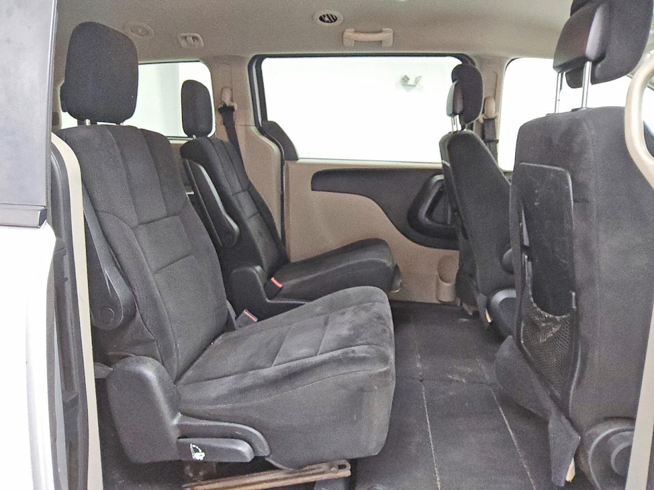 2011 Dodge Grand Caravan Express Silver vin: 2D4RN4DG5BR672459