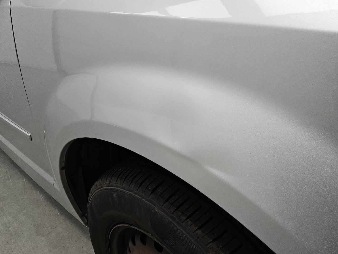 2011 Dodge Grand Caravan Express Silver vin: 2D4RN4DG5BR672459 Damage: Right Front Fender, Dent(S) W/ Paint Dmg, 5 To 6 Inches