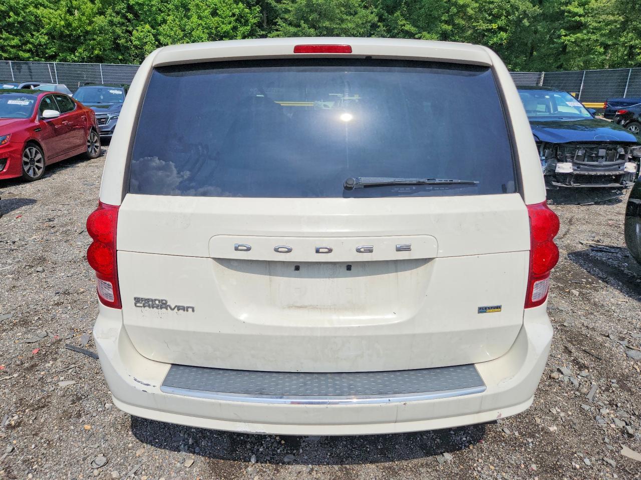 2011 Dodge Grand Caravan Express White vin: 2D4RN4DG5BR731879