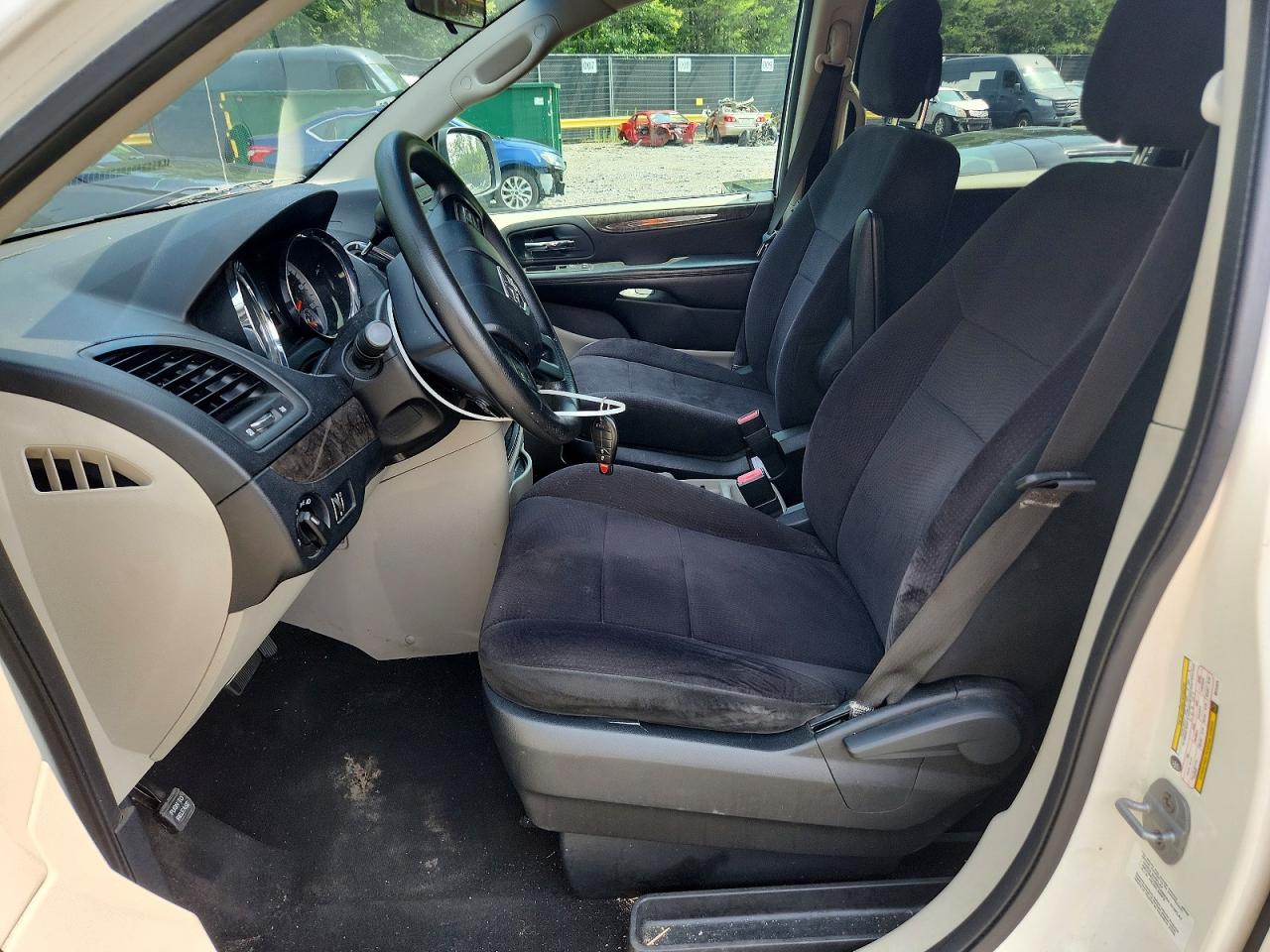 2011 Dodge Grand Caravan Express White vin: 2D4RN4DG5BR731879