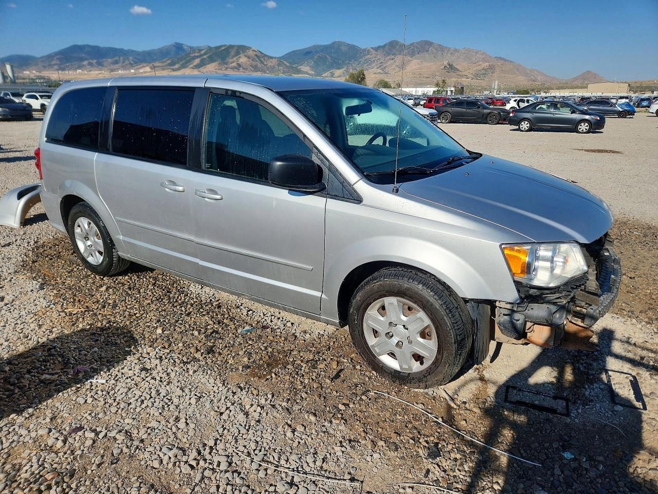 2011 Dodge Grand Caravan Express Silver vin: 2D4RN4DG5BR768995