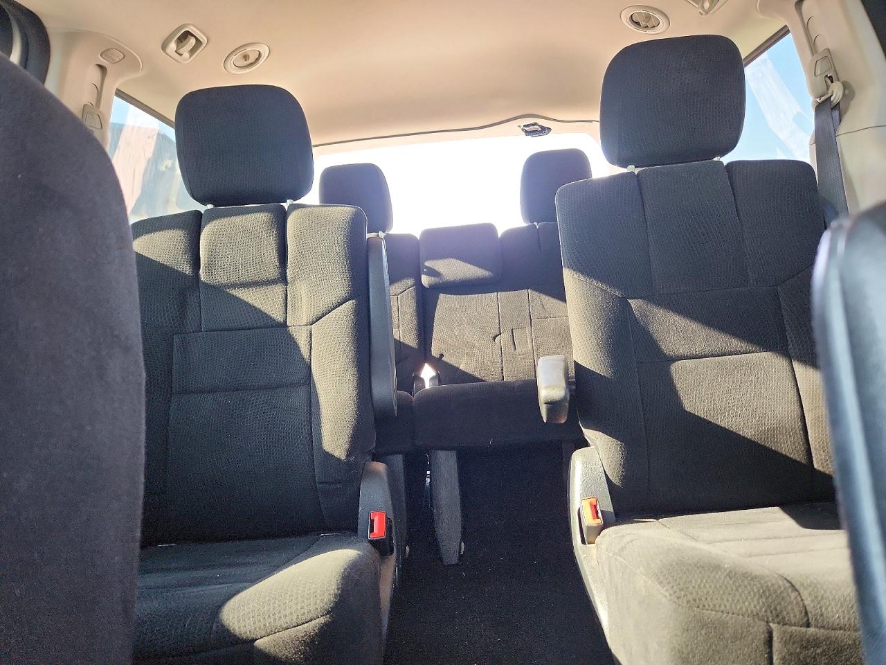 2011 Dodge Grand Caravan Express Silver vin: 2D4RN4DG5BR768995