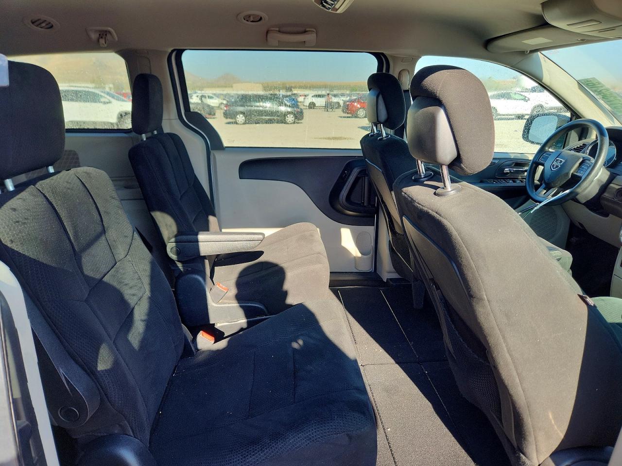 2011 Dodge Grand Caravan Express Silver vin: 2D4RN4DG5BR768995