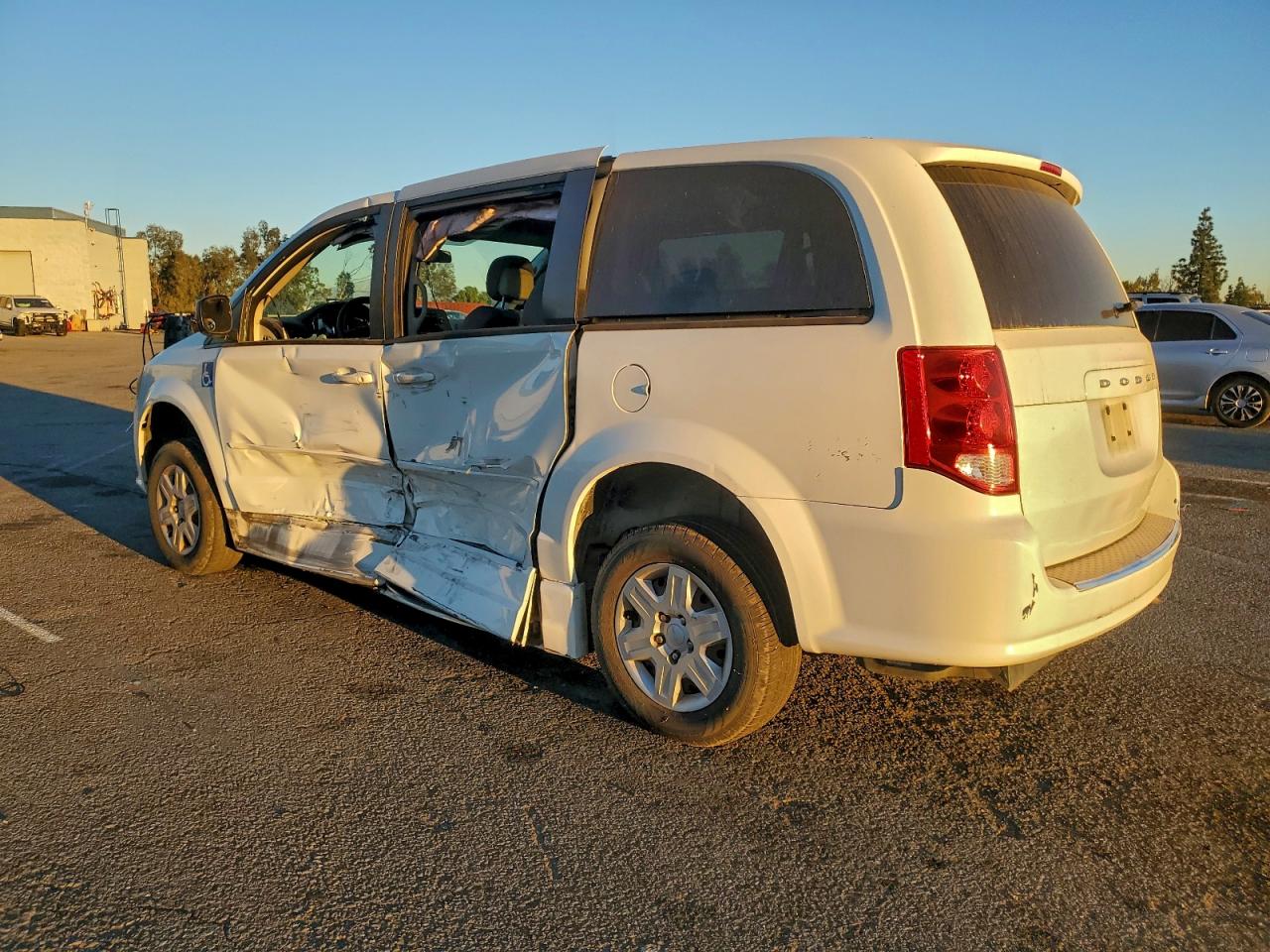2011 Dodge Grand Caravan Express White vin: 2D4RN4DG5BR779009