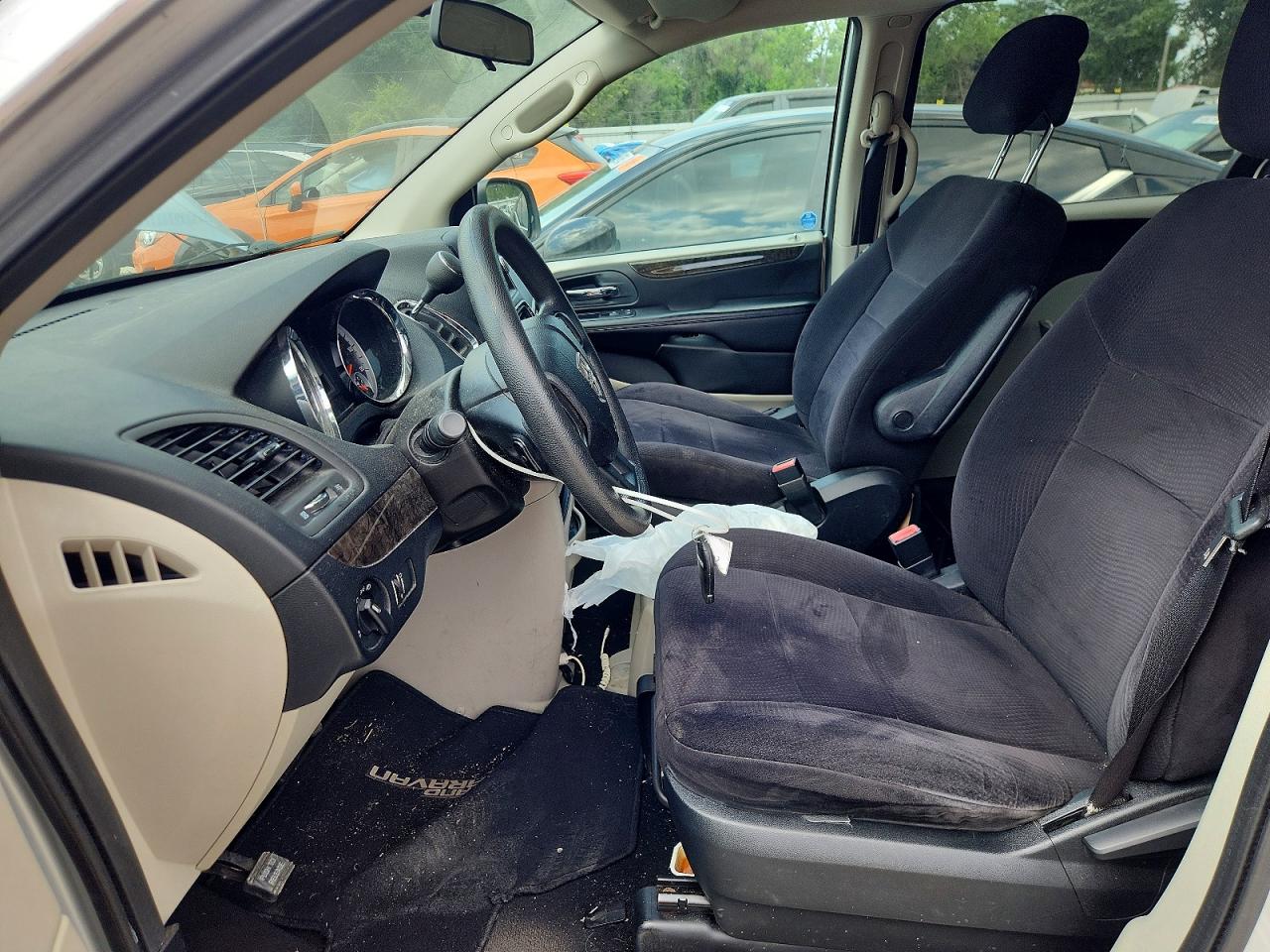2011 Dodge Grand Caravan Express Silver vin: 2D4RN4DG6BR618815