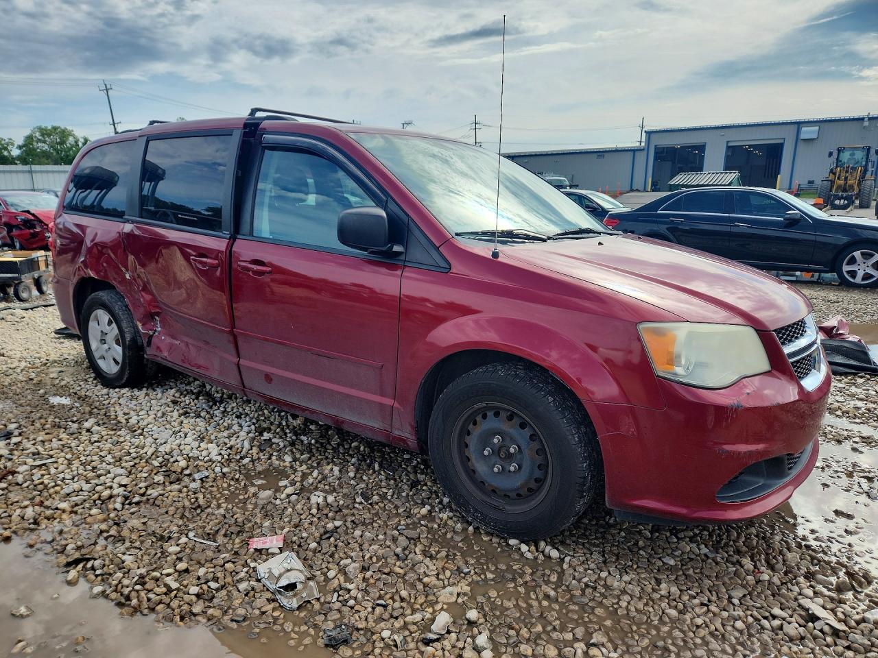 2011 Dodge Grand Caravan Express Red vin: 2D4RN4DG7BR608889