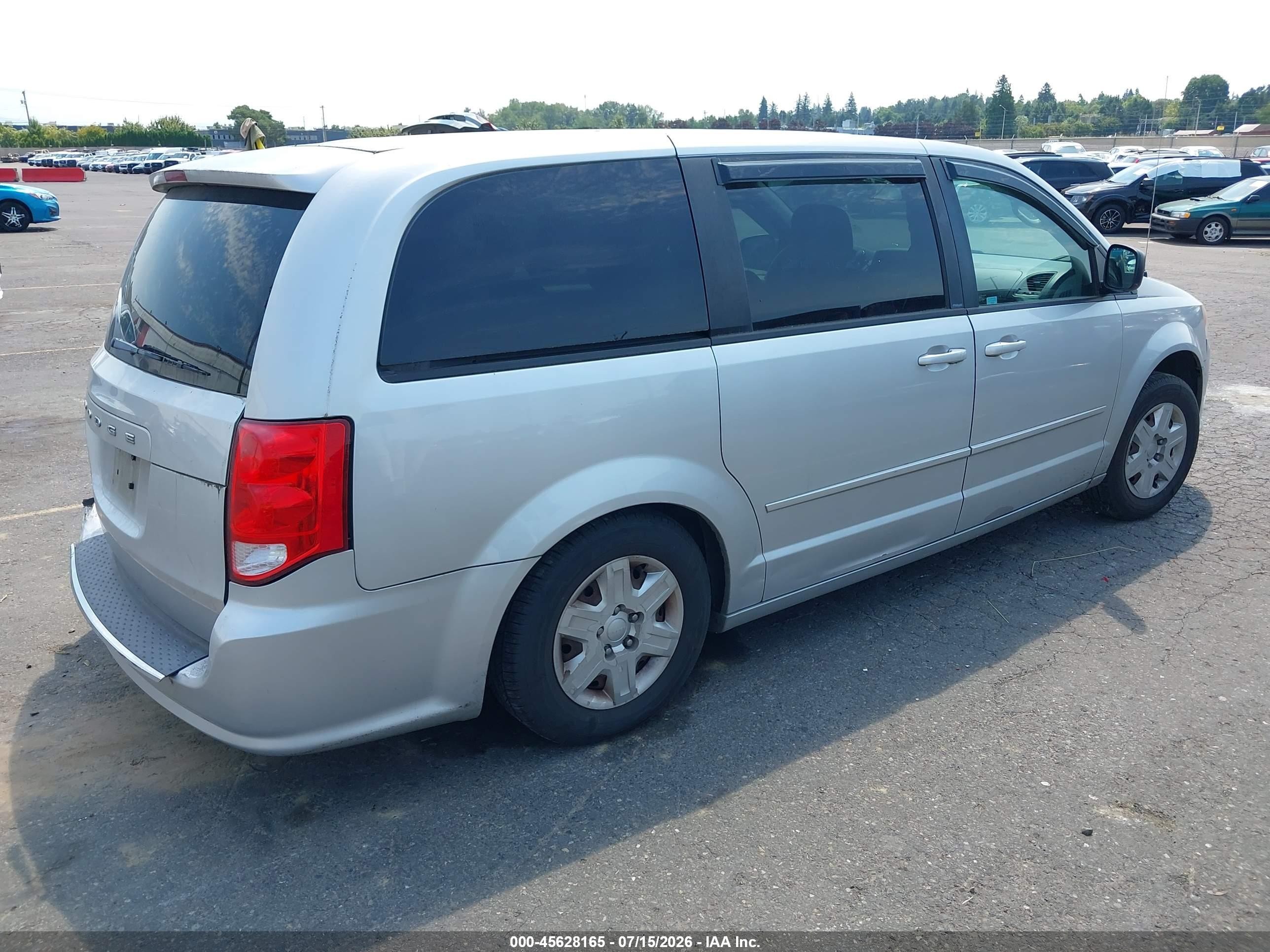 2011 Dodge Grand Caravan Express Silver vin: 2D4RN4DG7BR700357