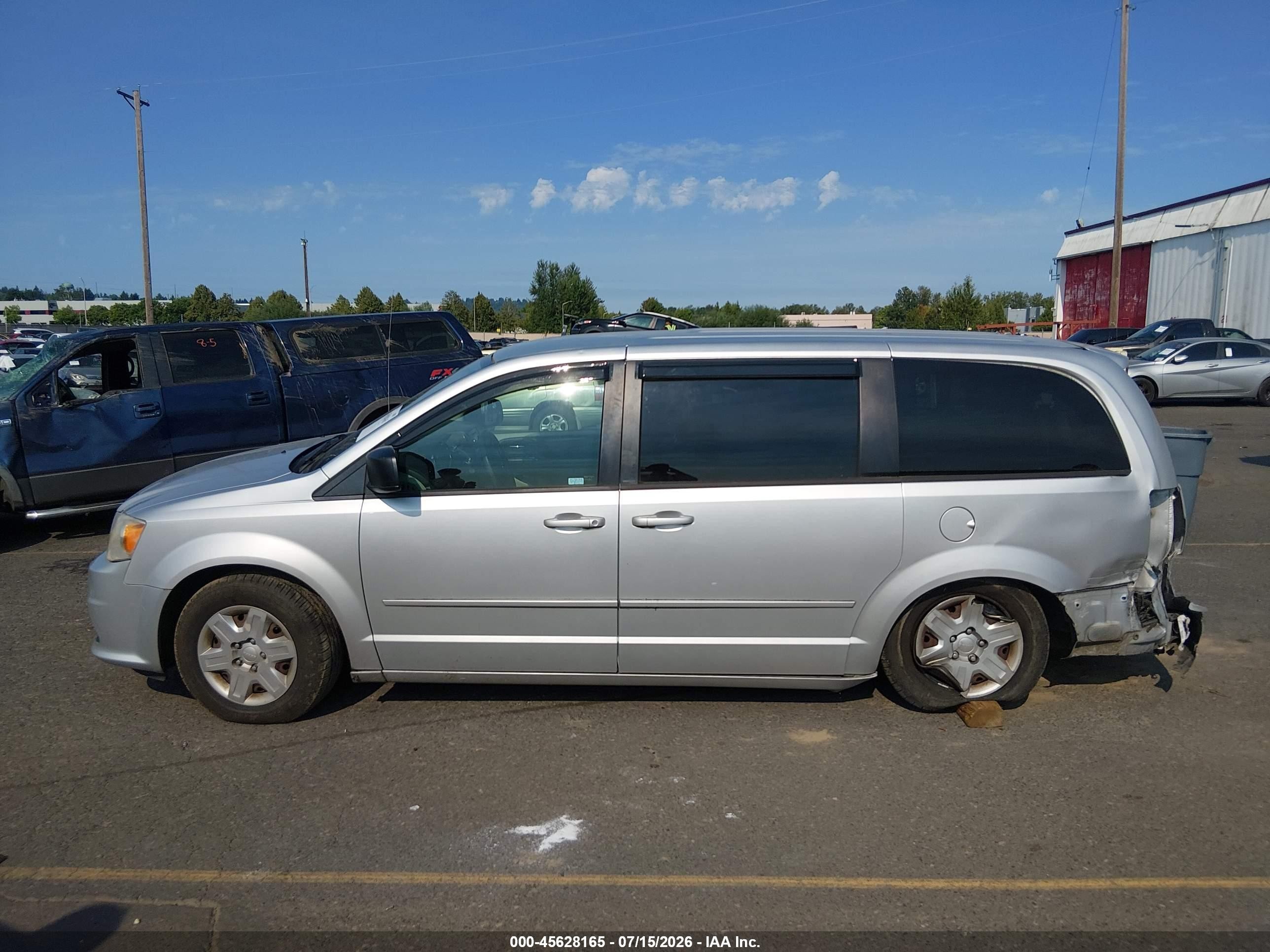 2011 Dodge Grand Caravan Express Silver vin: 2D4RN4DG7BR700357