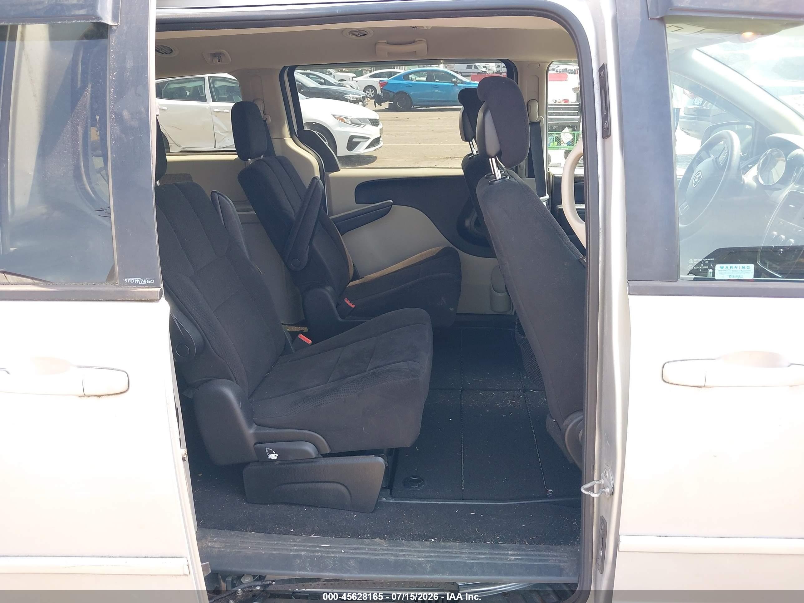 2011 Dodge Grand Caravan Express Silver vin: 2D4RN4DG7BR700357
