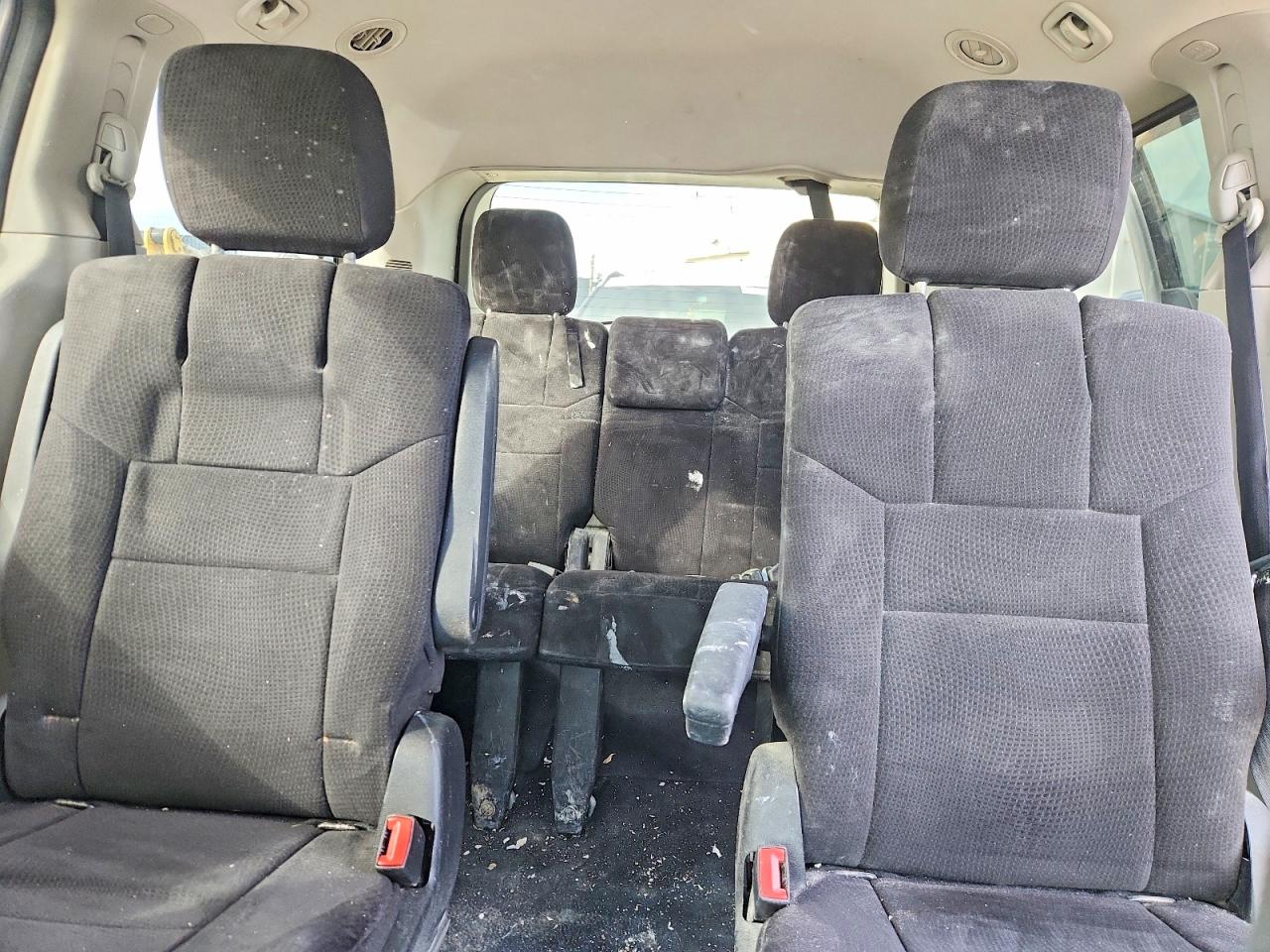 2011 Dodge Grand Caravan Express Silver vin: 2D4RN4DG8BR632439