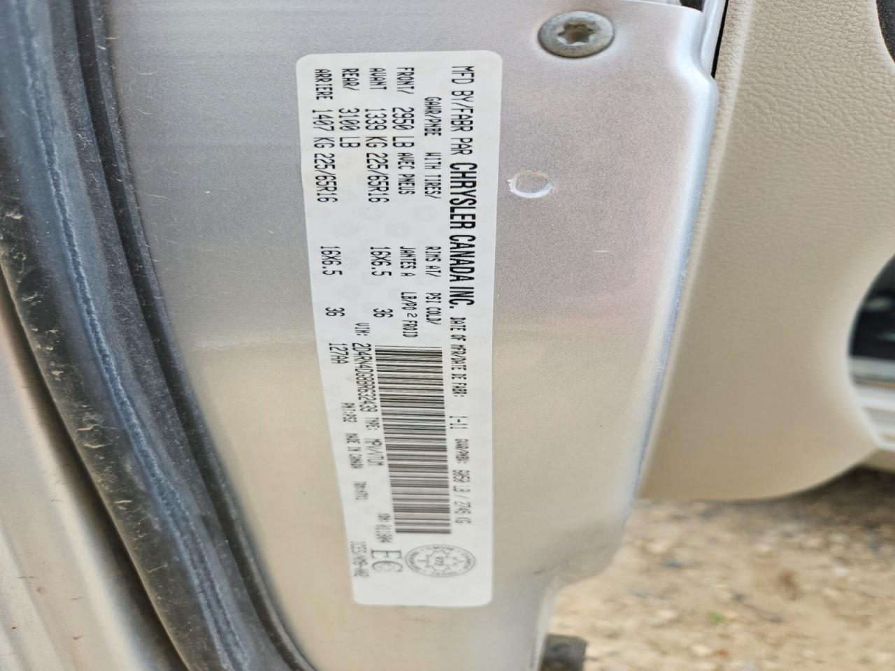 2011 Dodge Grand Caravan Express Silver vin: 2D4RN4DG8BR632439