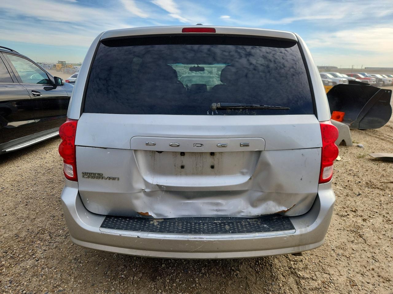 2011 Dodge Grand Caravan Express Silver vin: 2D4RN4DG8BR632439