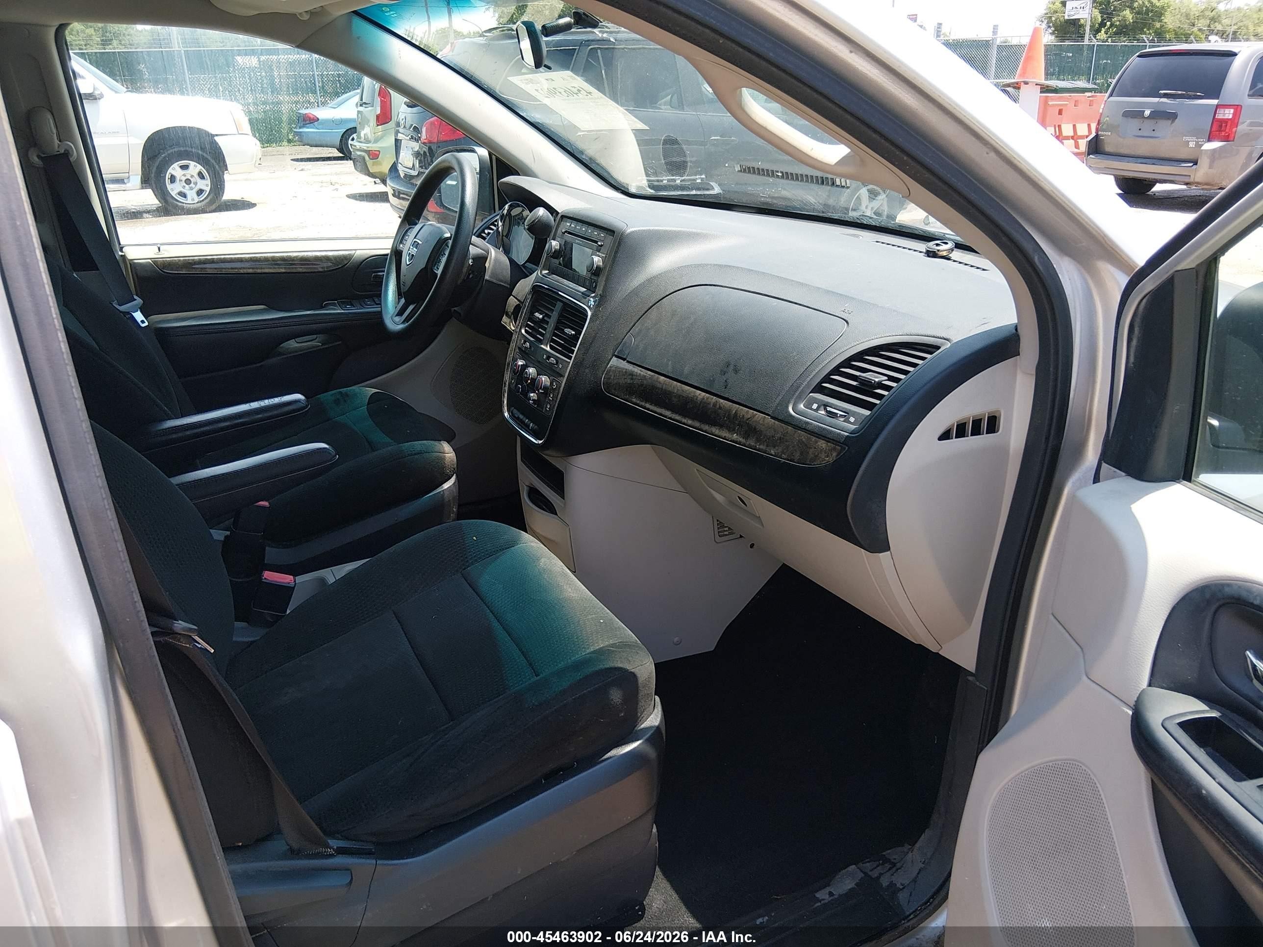 2011 Dodge Grand Caravan Express Silver vin: 2D4RN4DG8BR773673