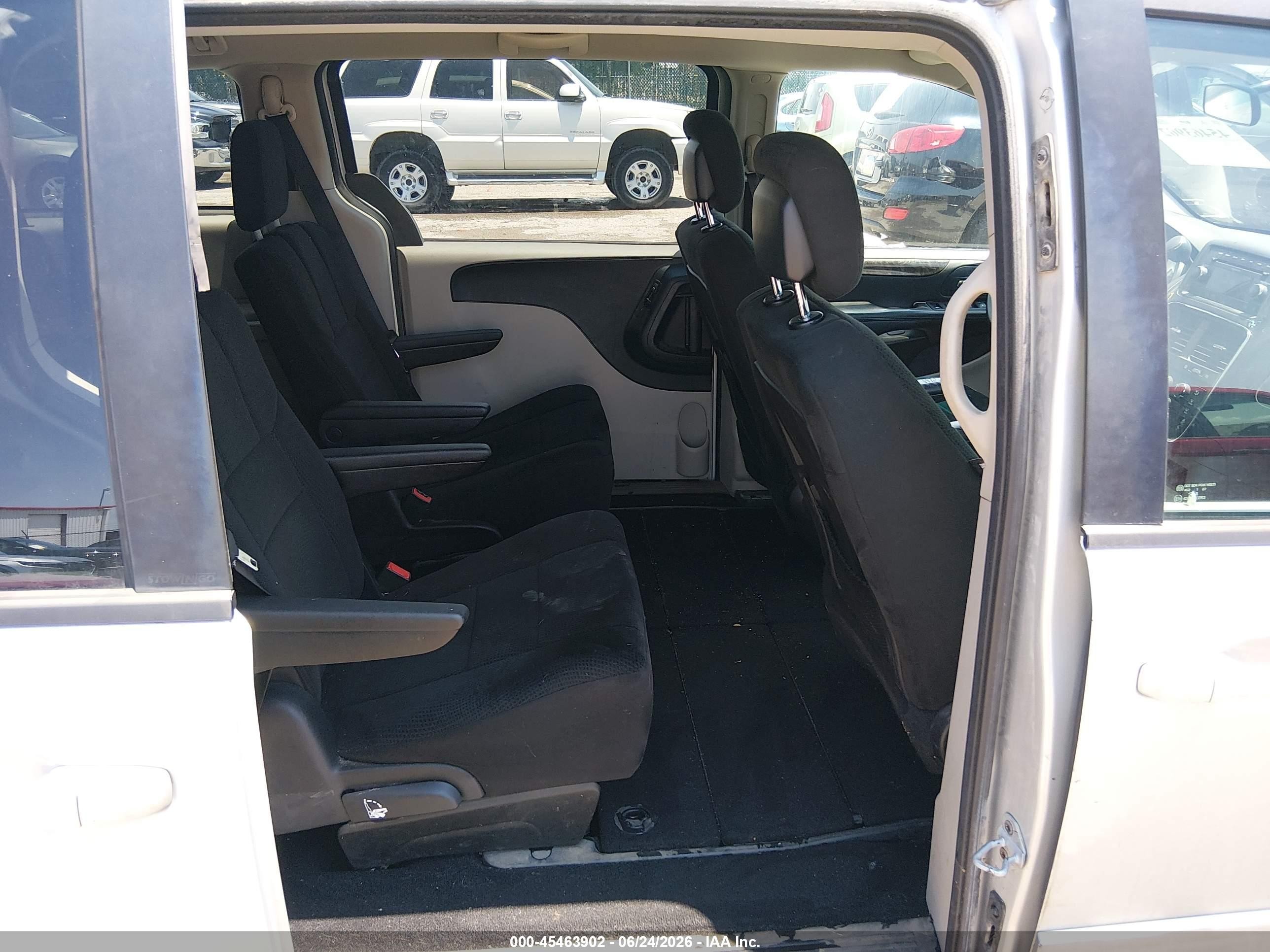 2011 Dodge Grand Caravan Express Silver vin: 2D4RN4DG8BR773673