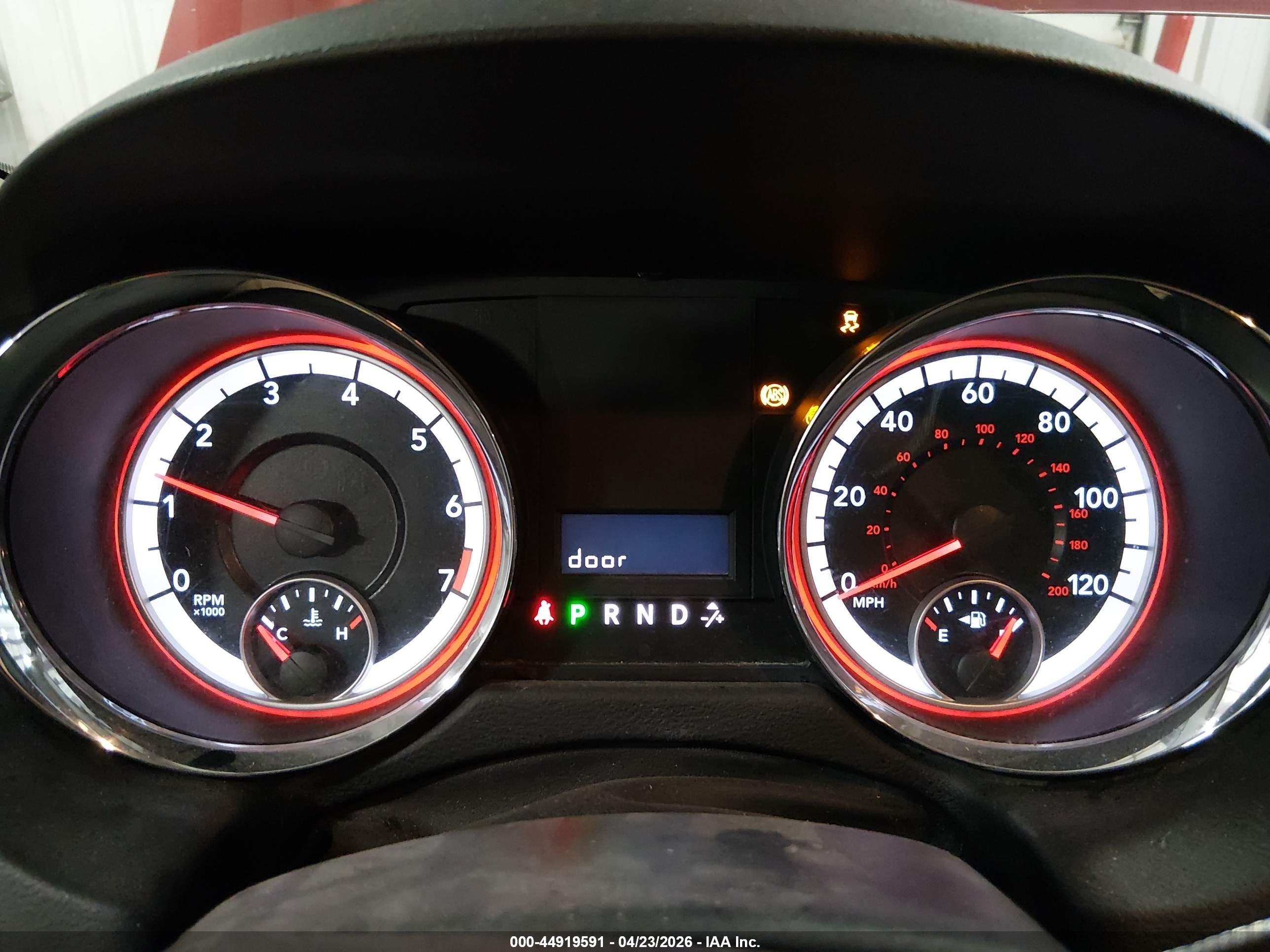 2011 Dodge Grand Caravan Express Red vin: 2D4RN4DG9BR715409