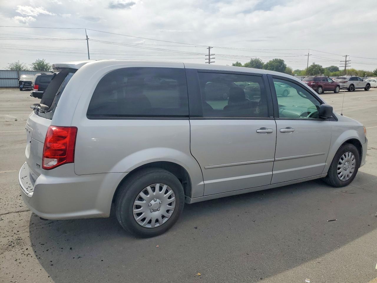 2011 Dodge Grand Caravan Express Silver vin: 2D4RN4DG9BR769051