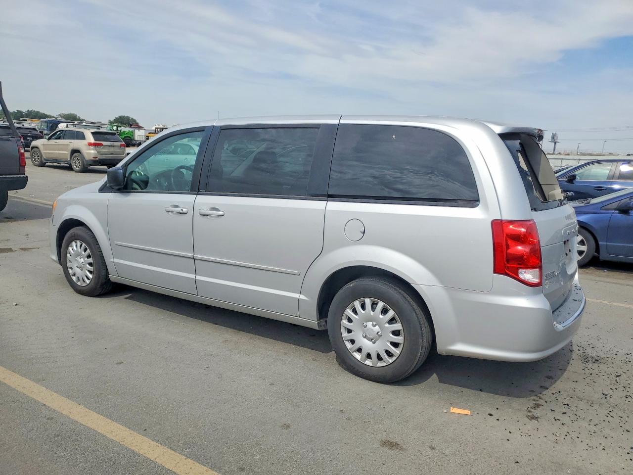 2011 Dodge Grand Caravan Express Silver vin: 2D4RN4DG9BR769051