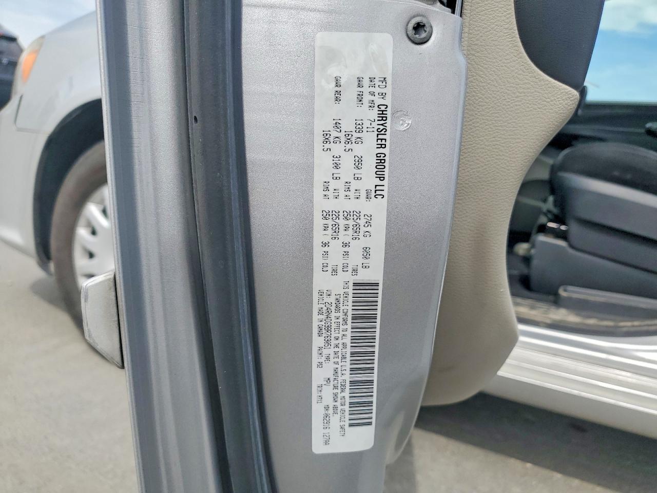 2011 Dodge Grand Caravan Express Silver vin: 2D4RN4DG9BR769051