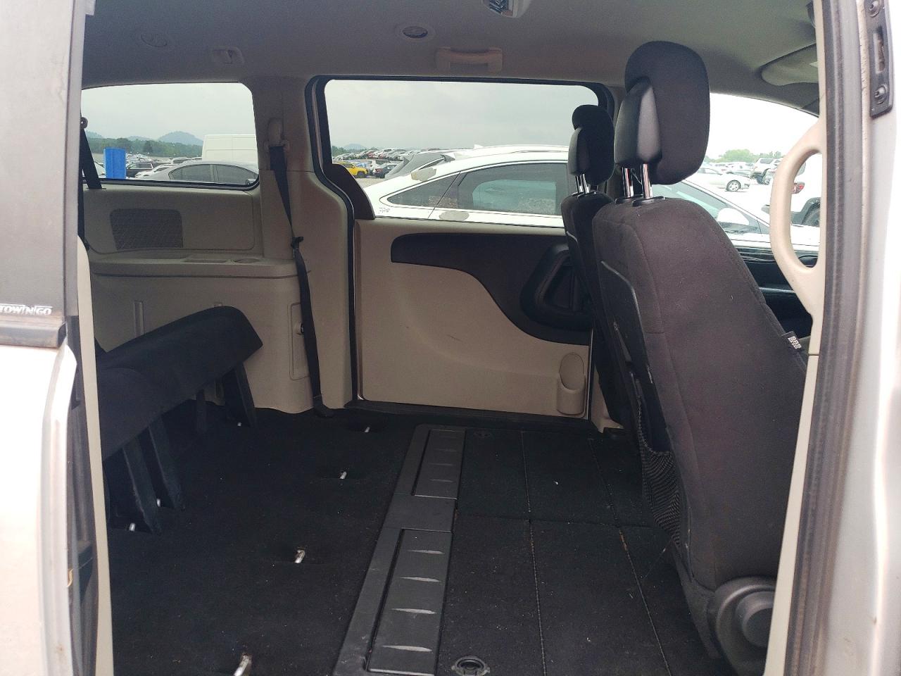 2011 Dodge Grand Caravan Express Silver vin: 2D4RN4DGXBR680203