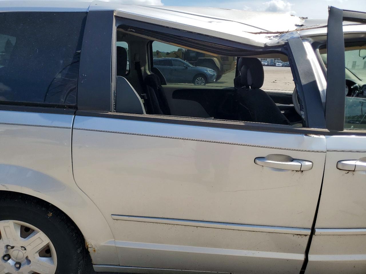 2011 Dodge Grand Caravan Express Silver vin: 2D4RN4DGXBR732204