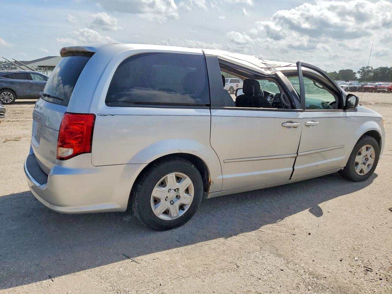 2011 Dodge Grand Caravan Express Silver vin: 2D4RN4DGXBR732204
